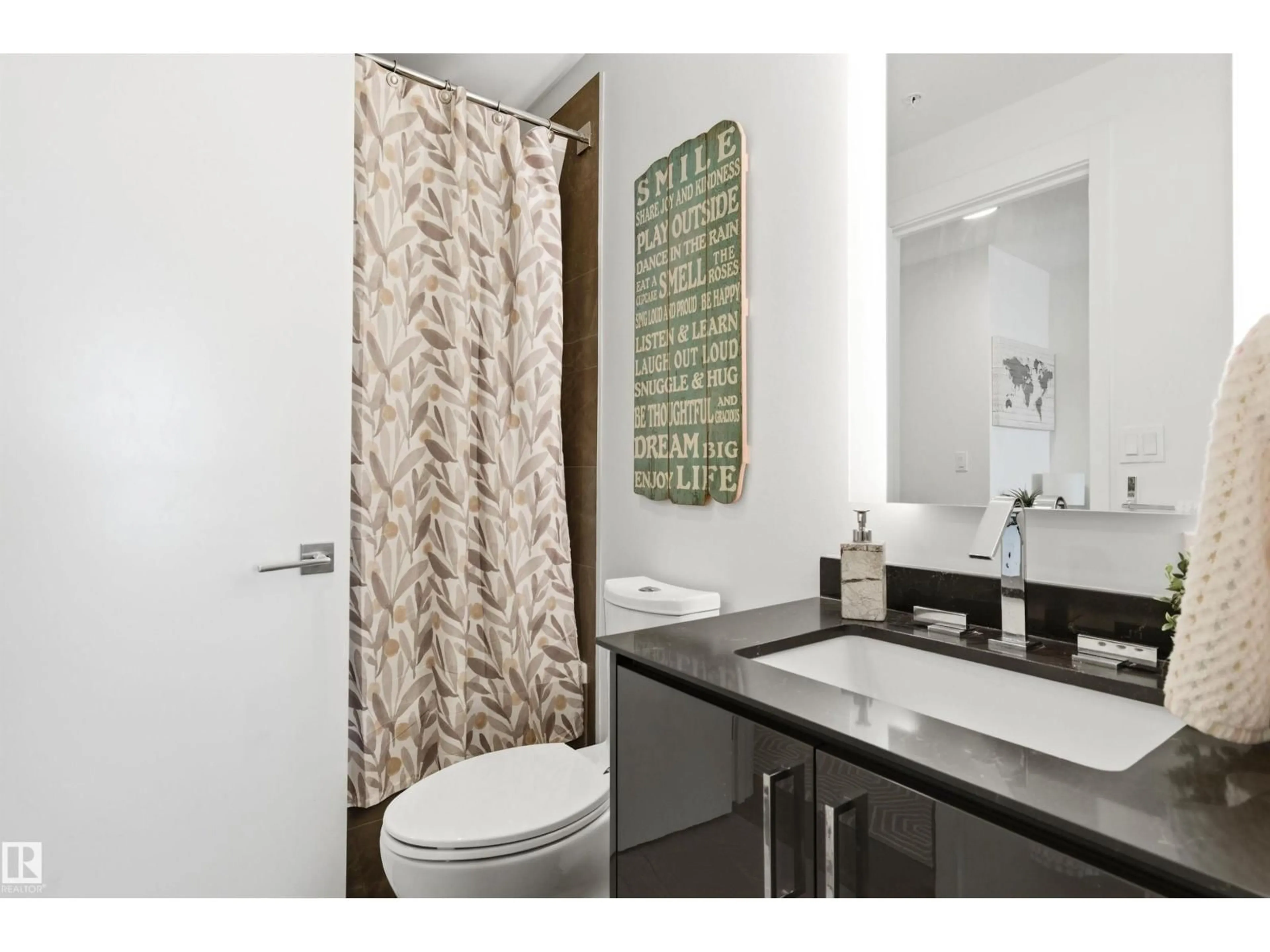 Standard bathroom, ceramic/tile floor for 10360 - 2603 102 ST NW, Edmonton Alberta T5J0K9