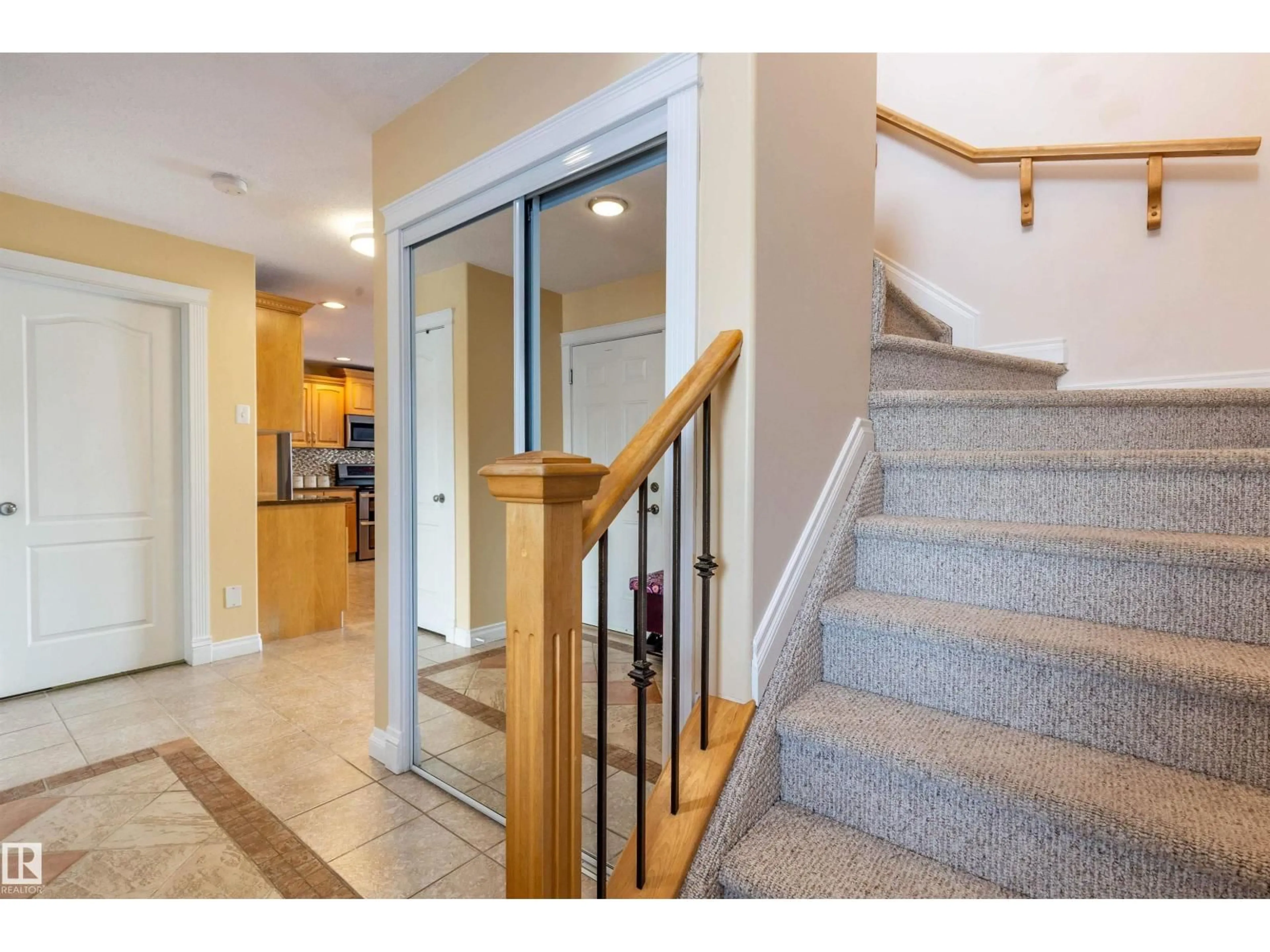 Indoor entryway for 7131 168 AV, Edmonton Alberta T5Z0B5