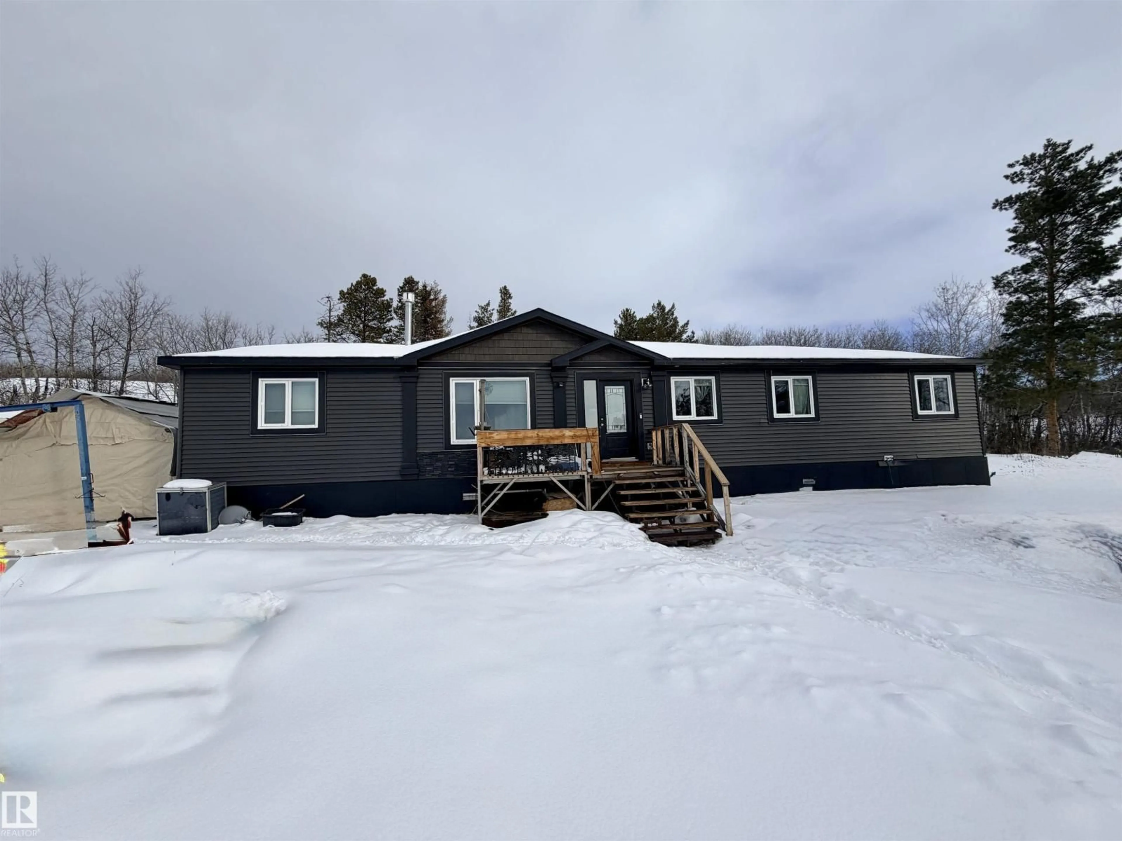 Home with vinyl exterior material, building for 54002 RR 105, Rural Two Hills County Alberta T0B4K0