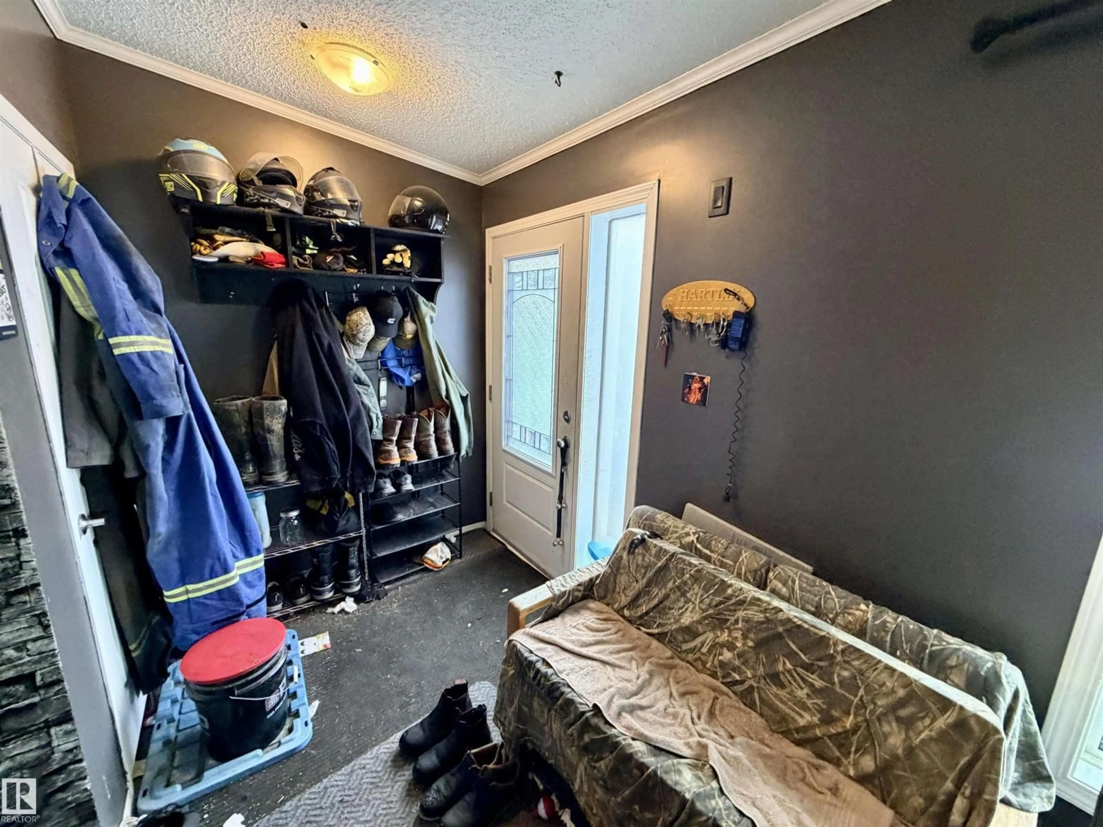 A pic of a room for 54002 RR 105, Rural Two Hills County Alberta T0B4K0