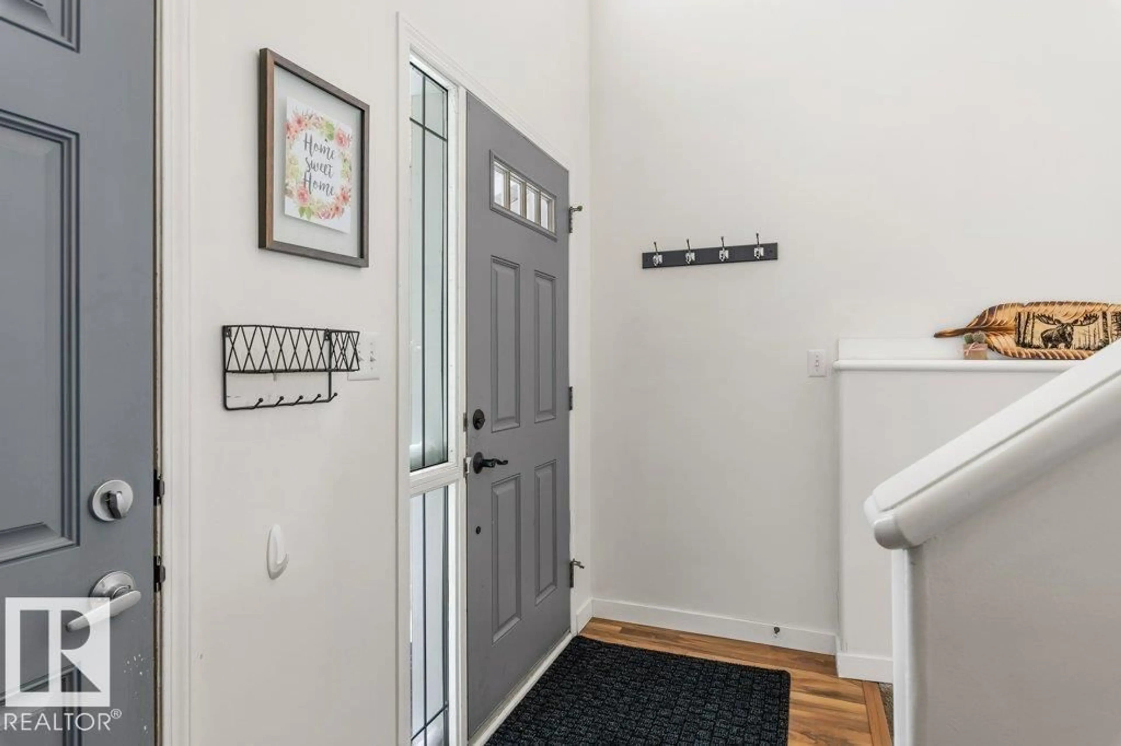 Indoor entryway for 9509 81 AV, Morinville Alberta T8R1W2