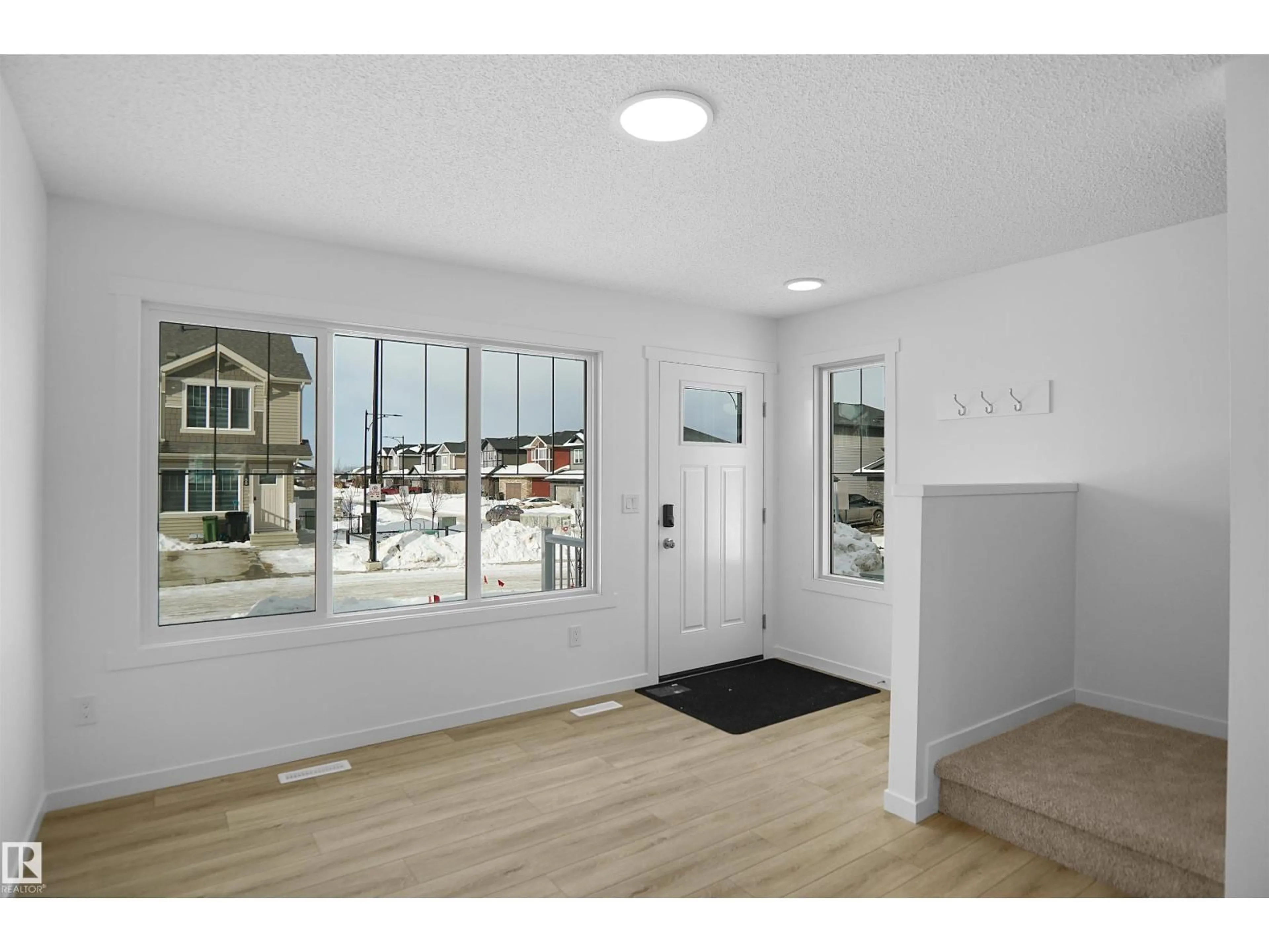 Indoor entryway for 40 - 531 MERLIN LANDING LD, Edmonton Alberta T5Y4B7
