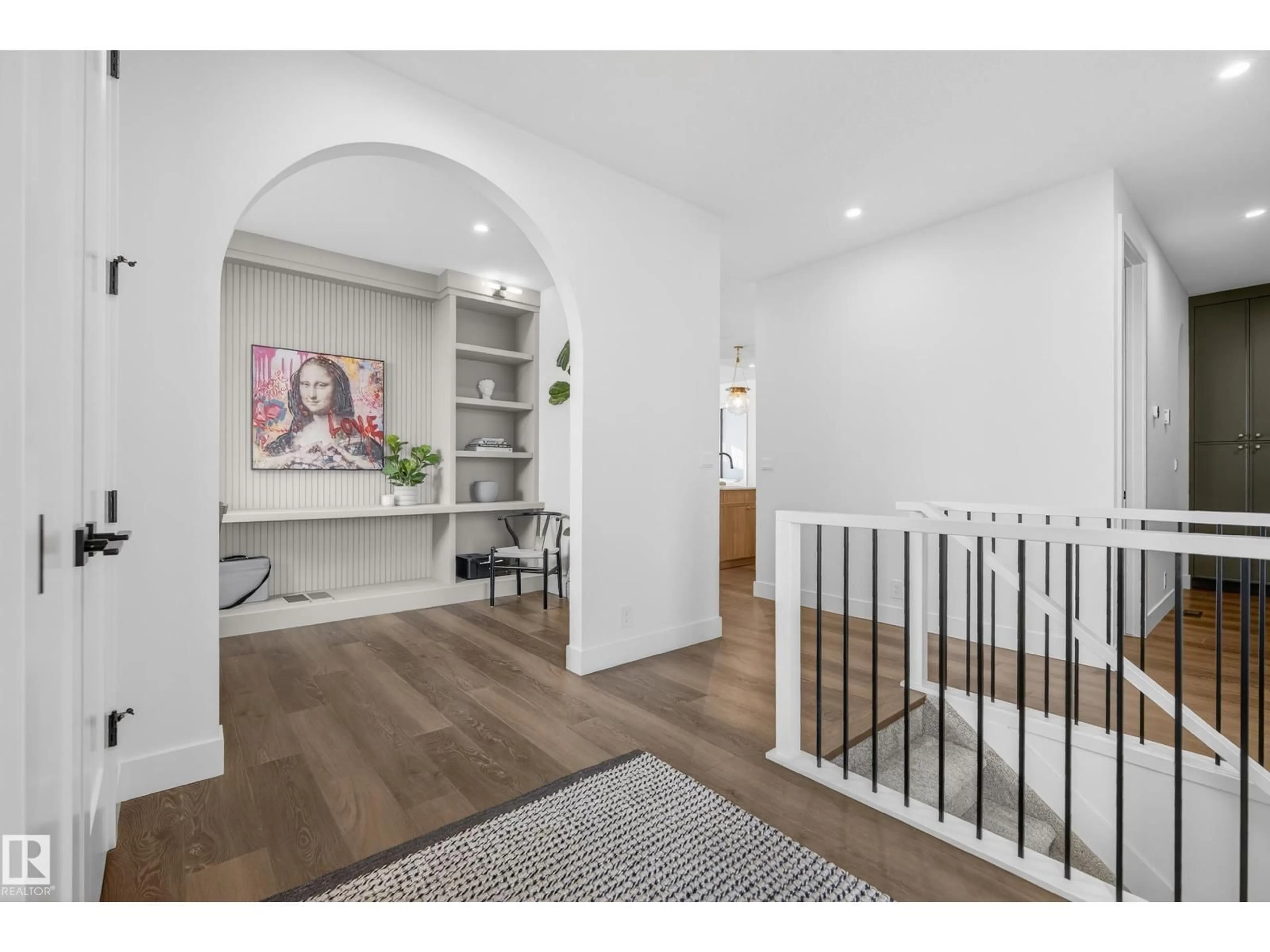 Indoor entryway for 12 NEWBURY CI, Sherwood Park Alberta T8B0E8