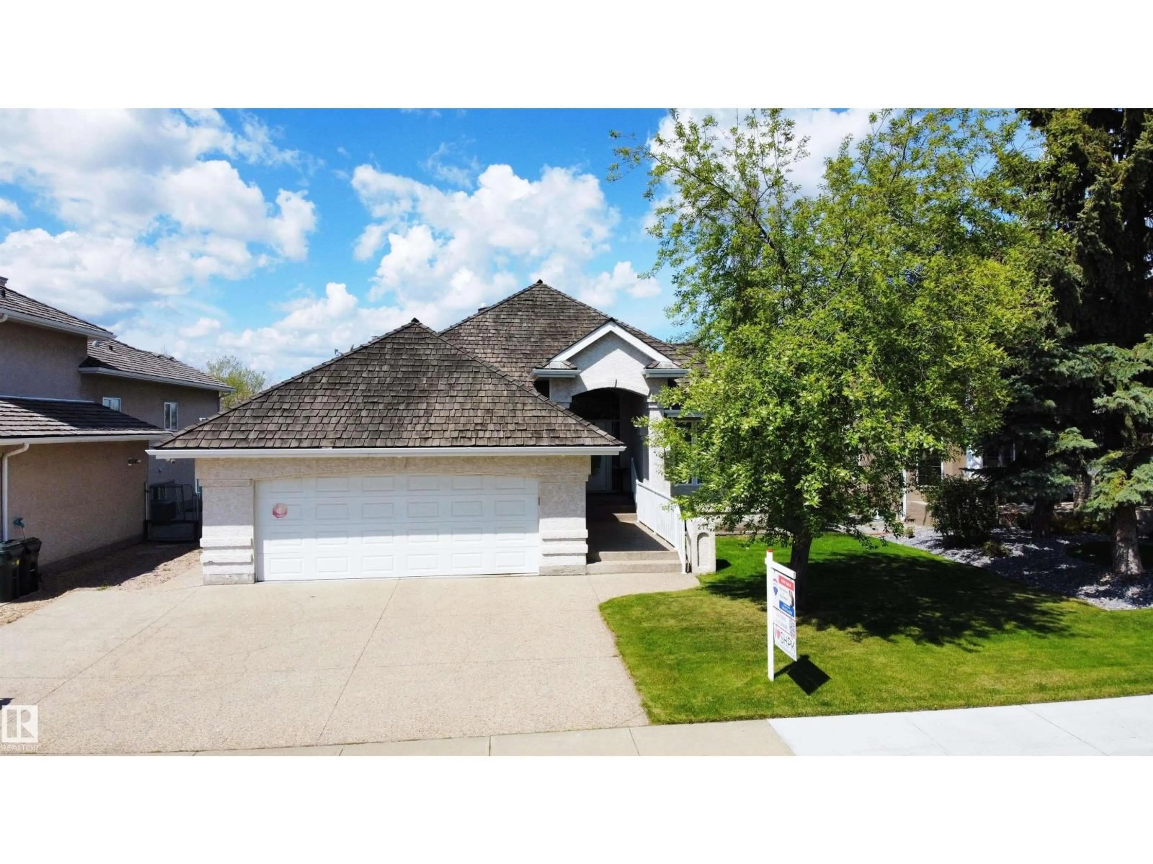 Home with vinyl exterior material, street for 277 NOTTINGHAM CV, Sherwood Park Alberta T8A5X5