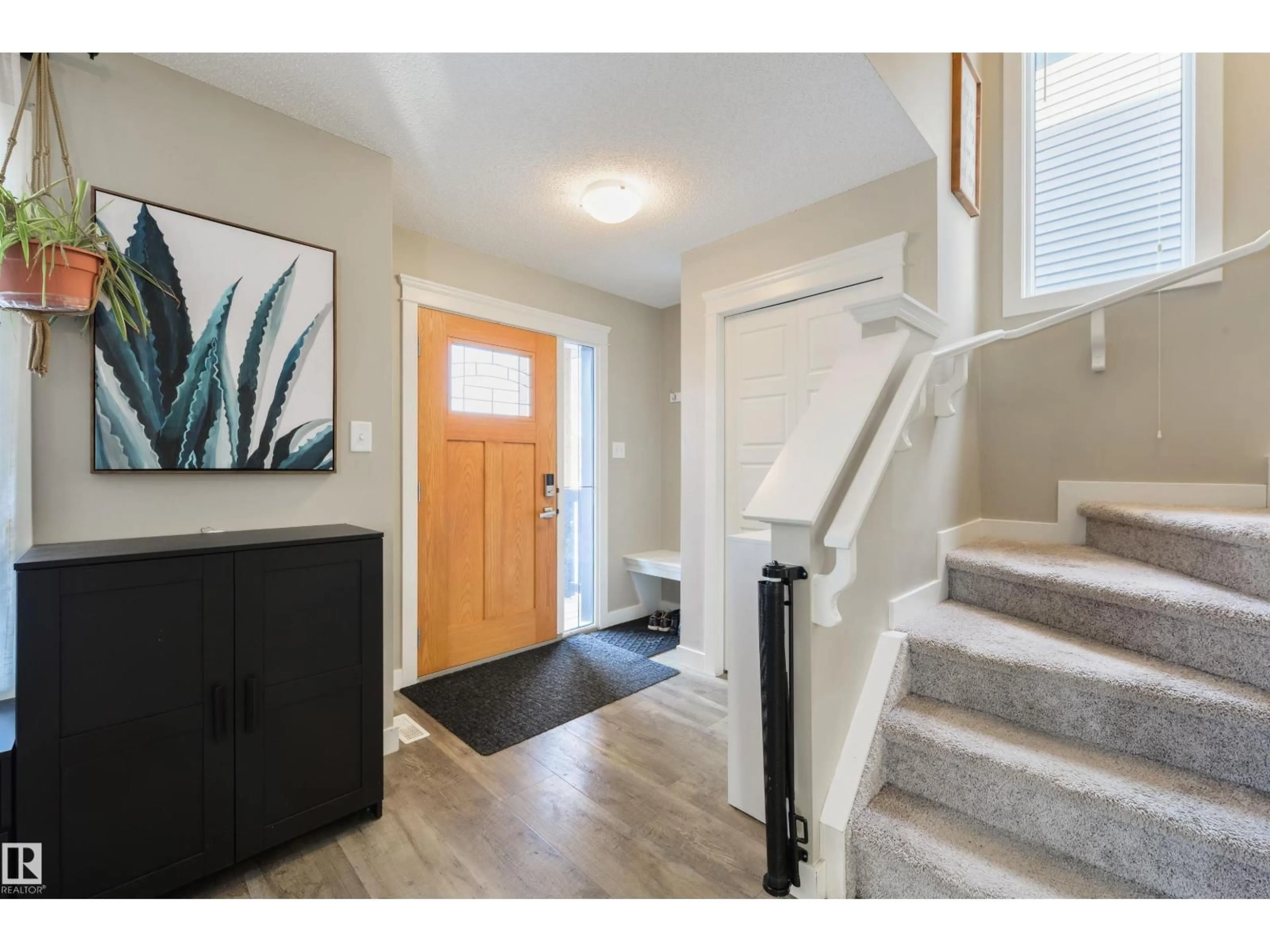 Indoor entryway for 52 TENOR LI, Spruce Grove Alberta T7X0X7