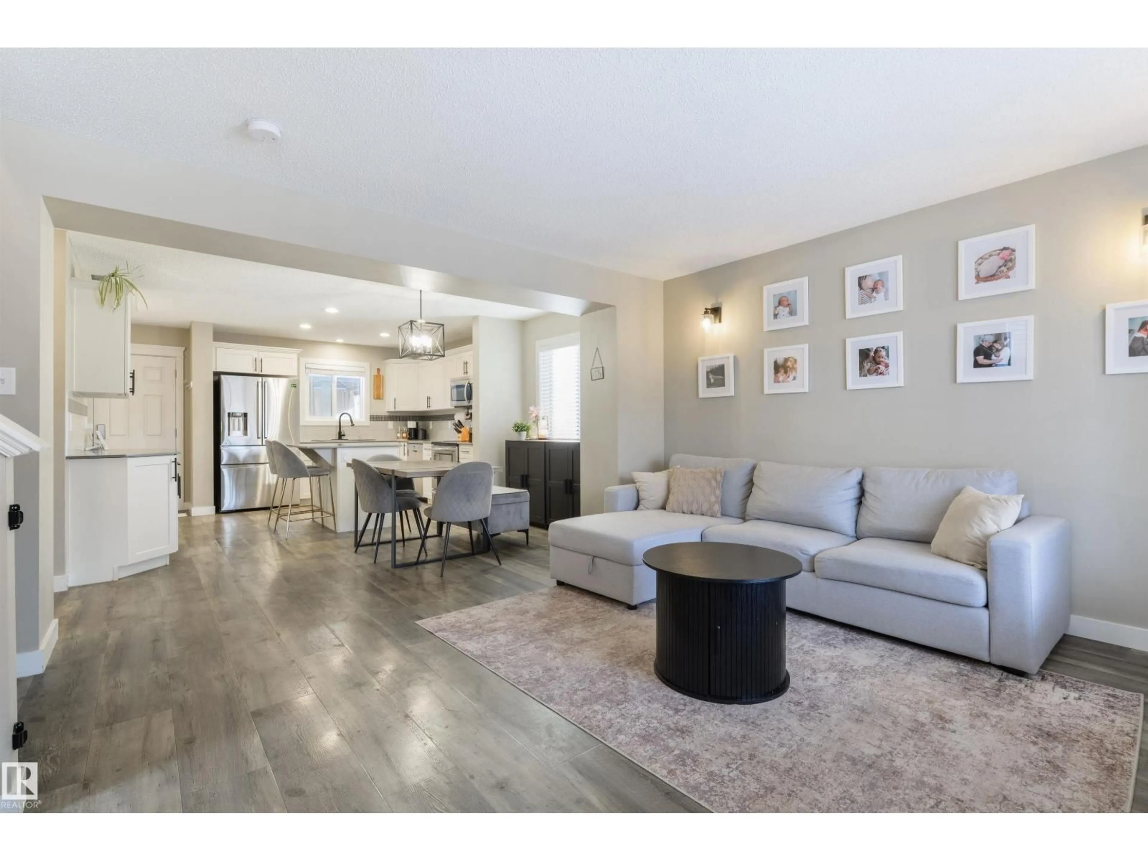 Living room with furniture, unknown for 52 TENOR LI, Spruce Grove Alberta T7X0X7