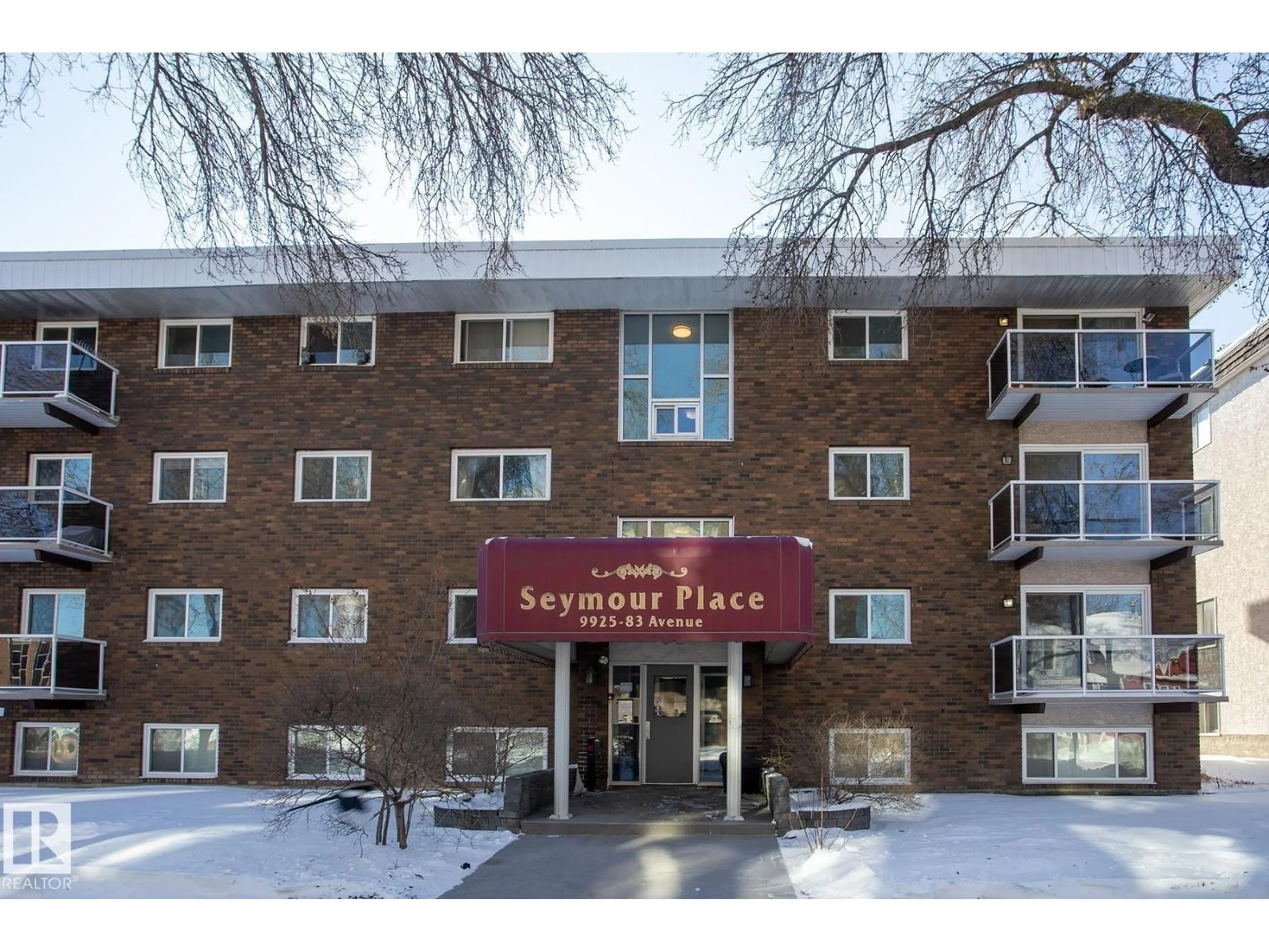Indoor entryway for #104 - 9925 83 AV, Edmonton Alberta T6E2B9