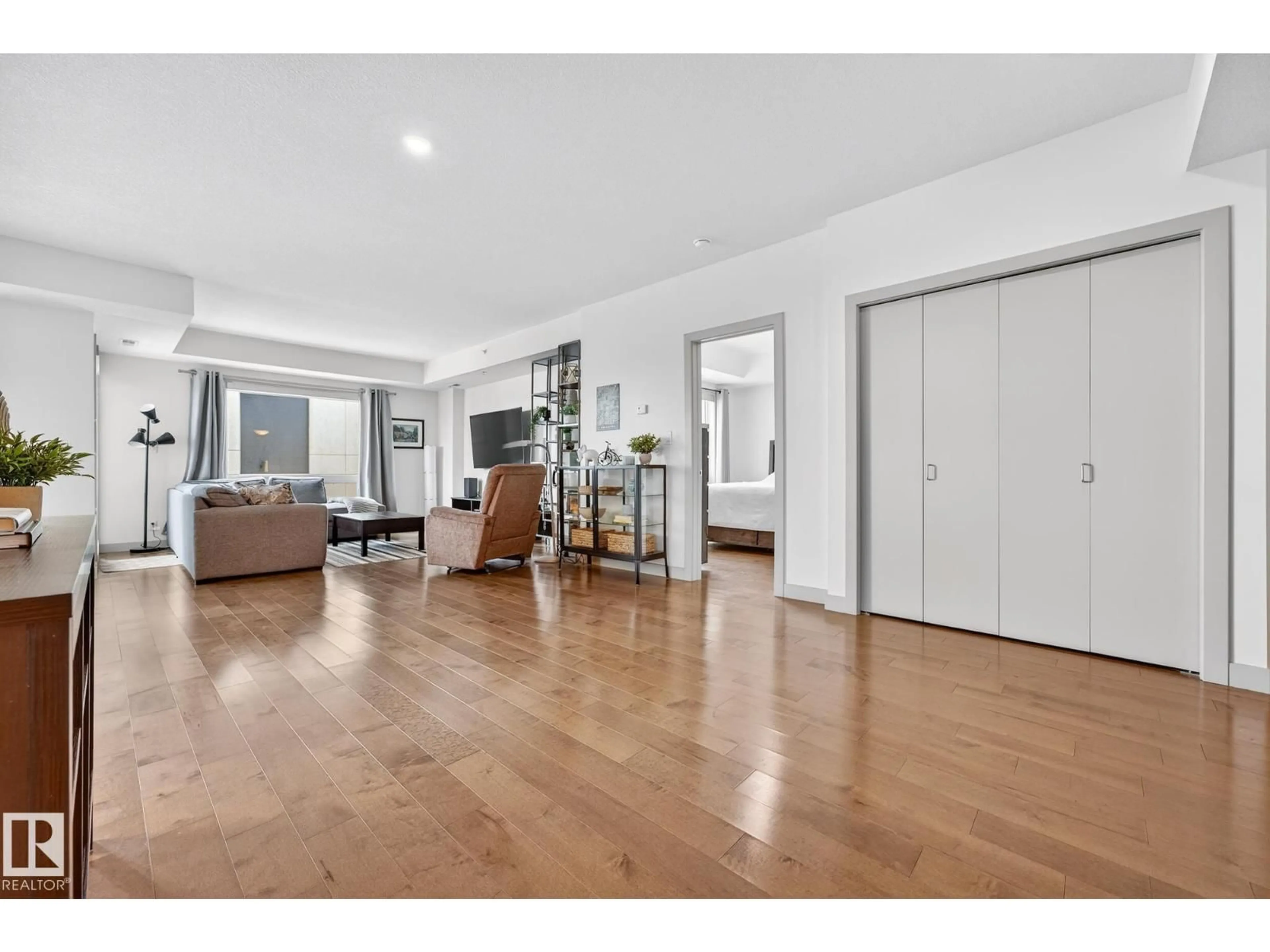 Unknown for 903 - 10055 118 ST, Edmonton Alberta T5K0C1