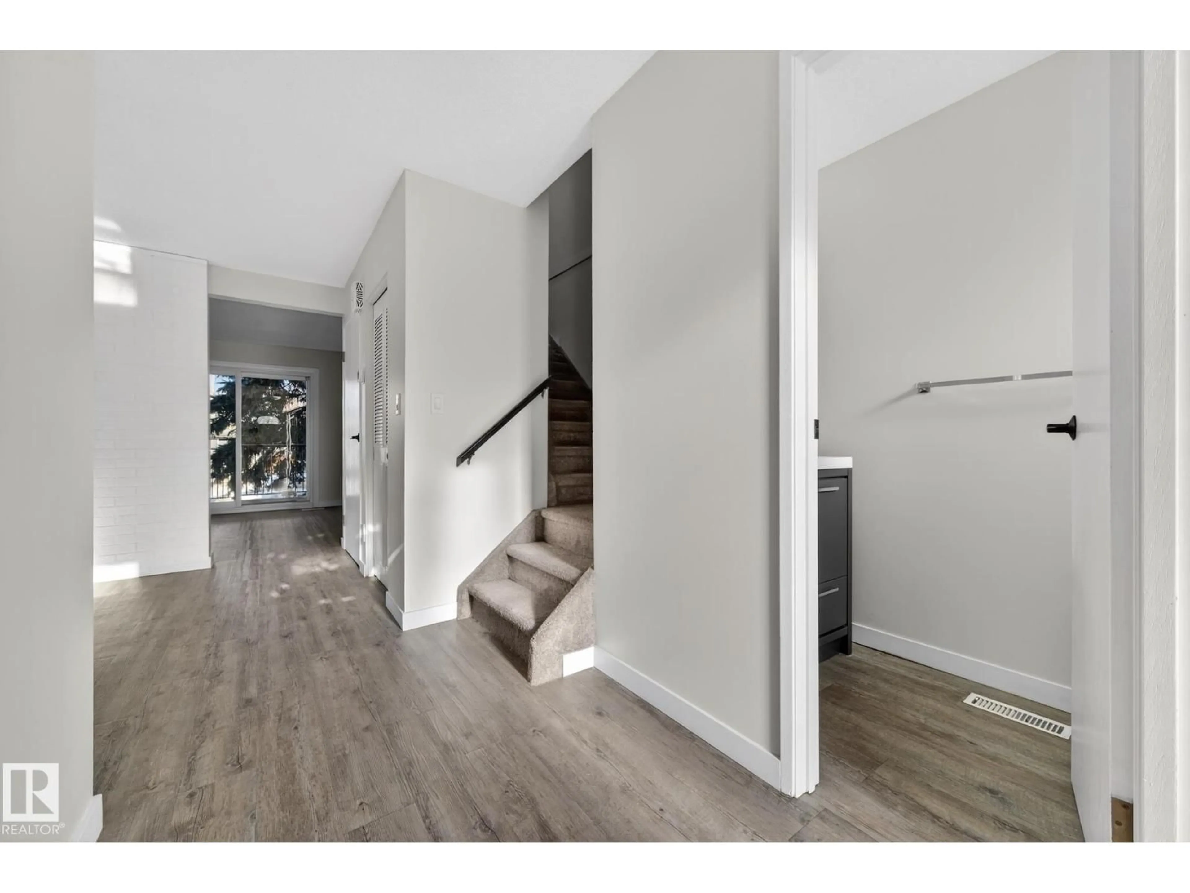 Indoor entryway for NW - 9969 171 AVENUE, Edmonton Alberta T5X4X2