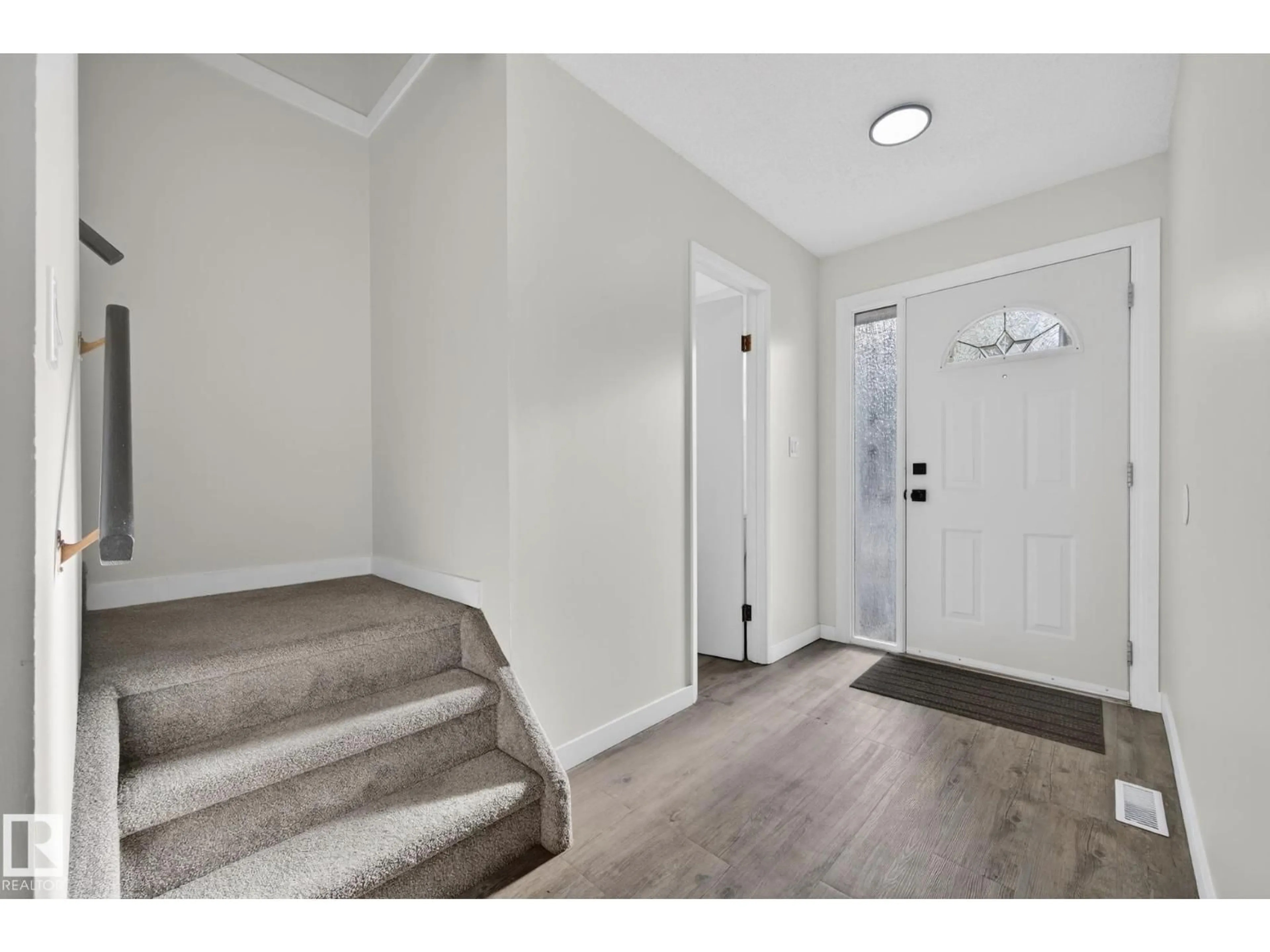 Indoor entryway for NW - 9969 171 AVENUE, Edmonton Alberta T5X4X2