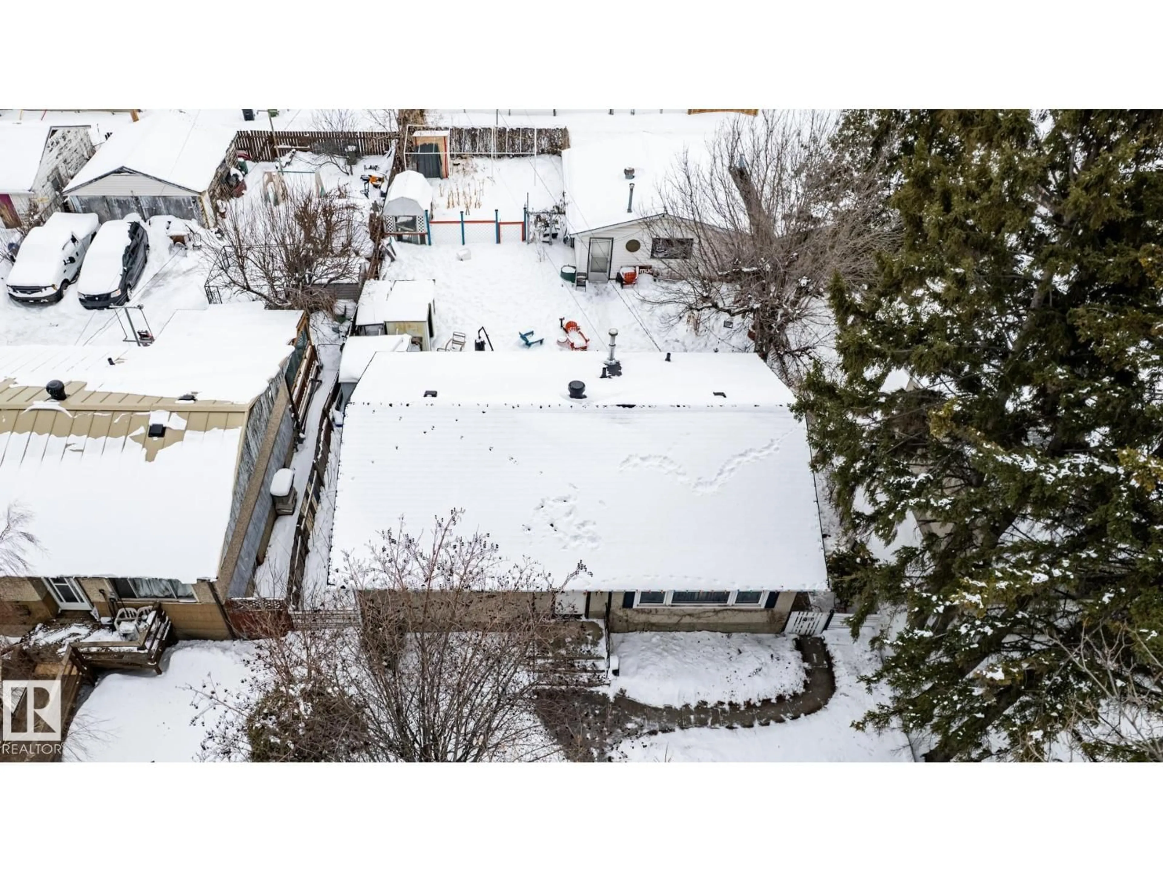 A pic from outside/outdoor area/front of a property/back of a property/a pic from drone, street for NW - 12231 47 ST, Edmonton Alberta T5W2X6