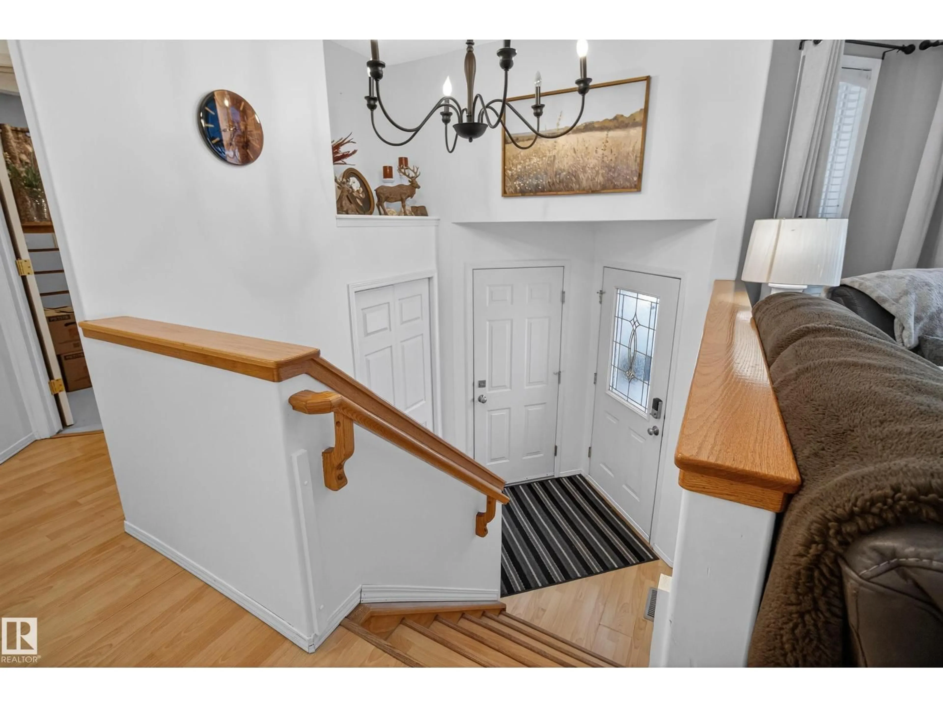 Indoor entryway for 162 FOXBORO PL, Sherwood Park Alberta T8A5Y6
