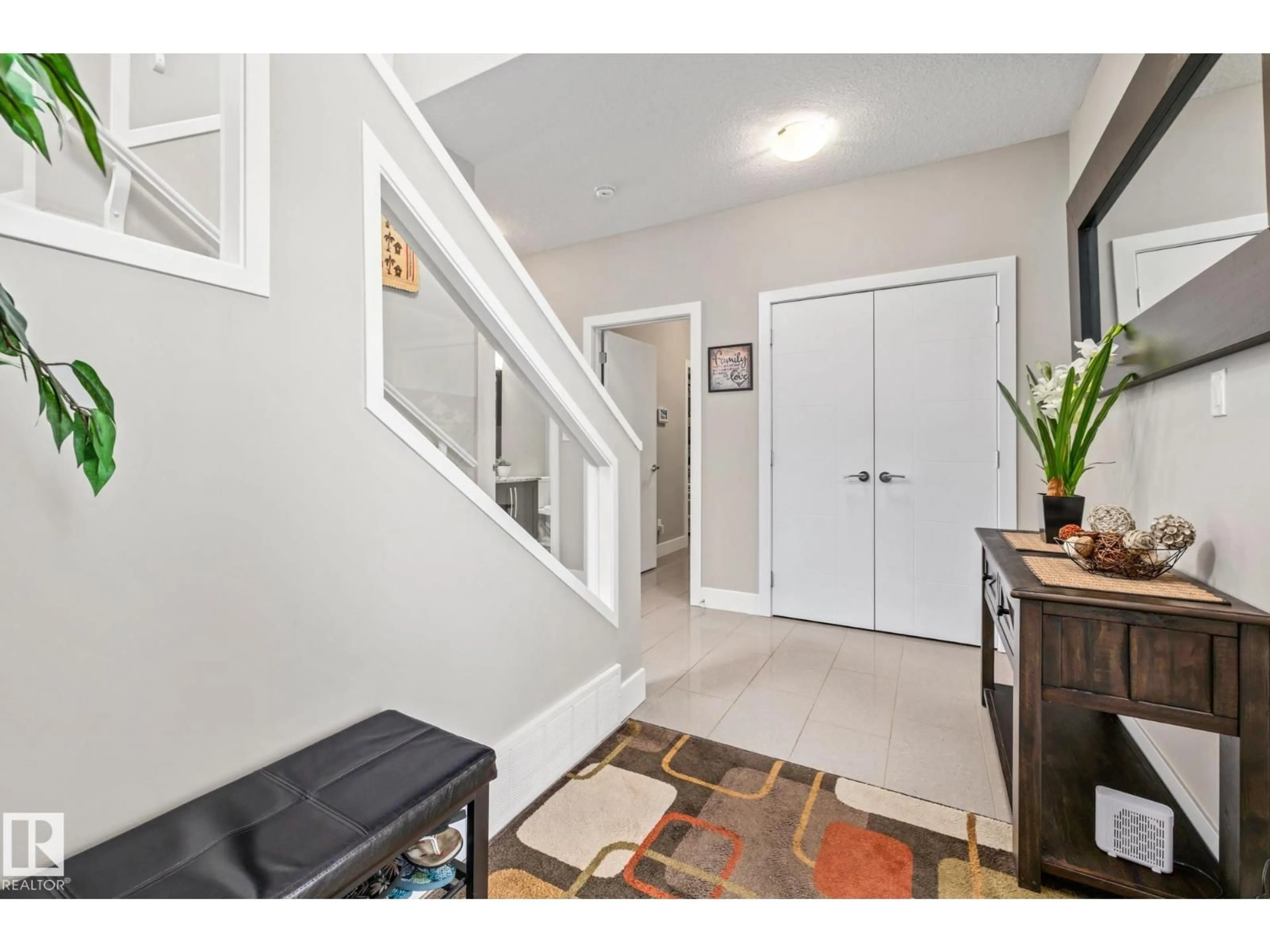 Indoor entryway for 69 CYPRESS LI, Fort Saskatchewan Alberta T8L0H3