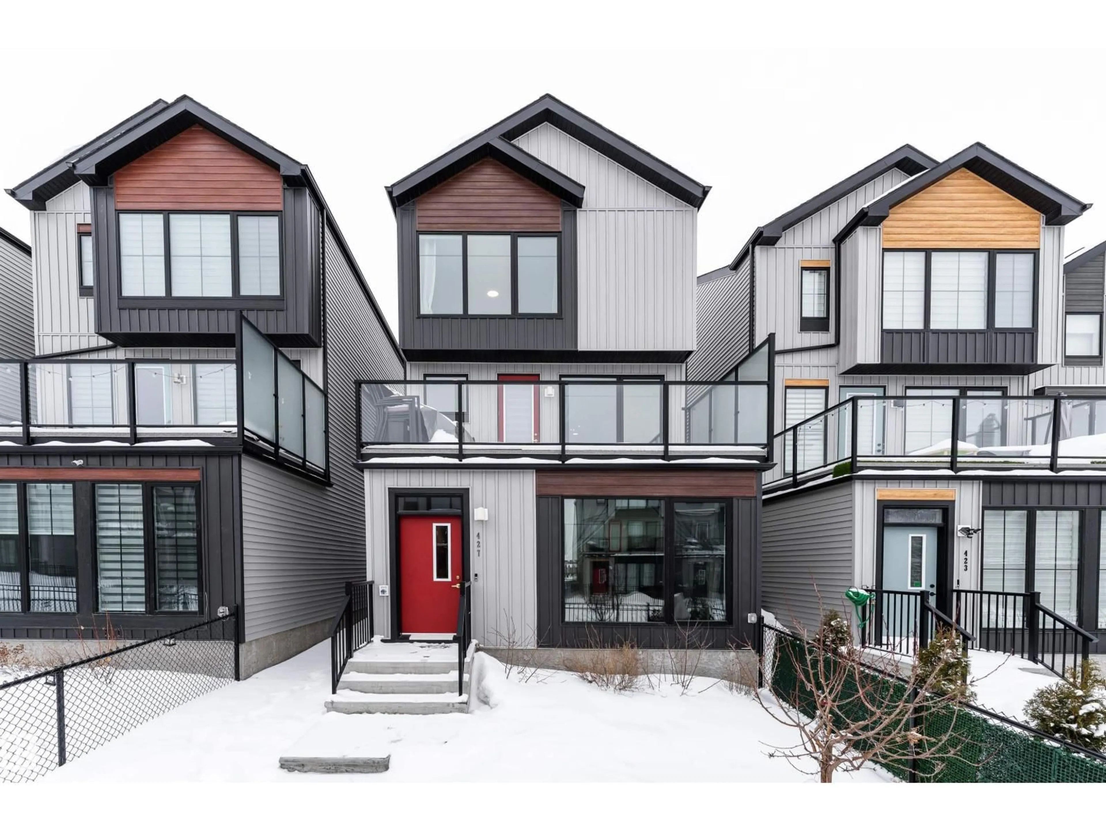 Home with vinyl exterior material, street for SW - 427 39 ST, Edmonton Alberta T6X2X9