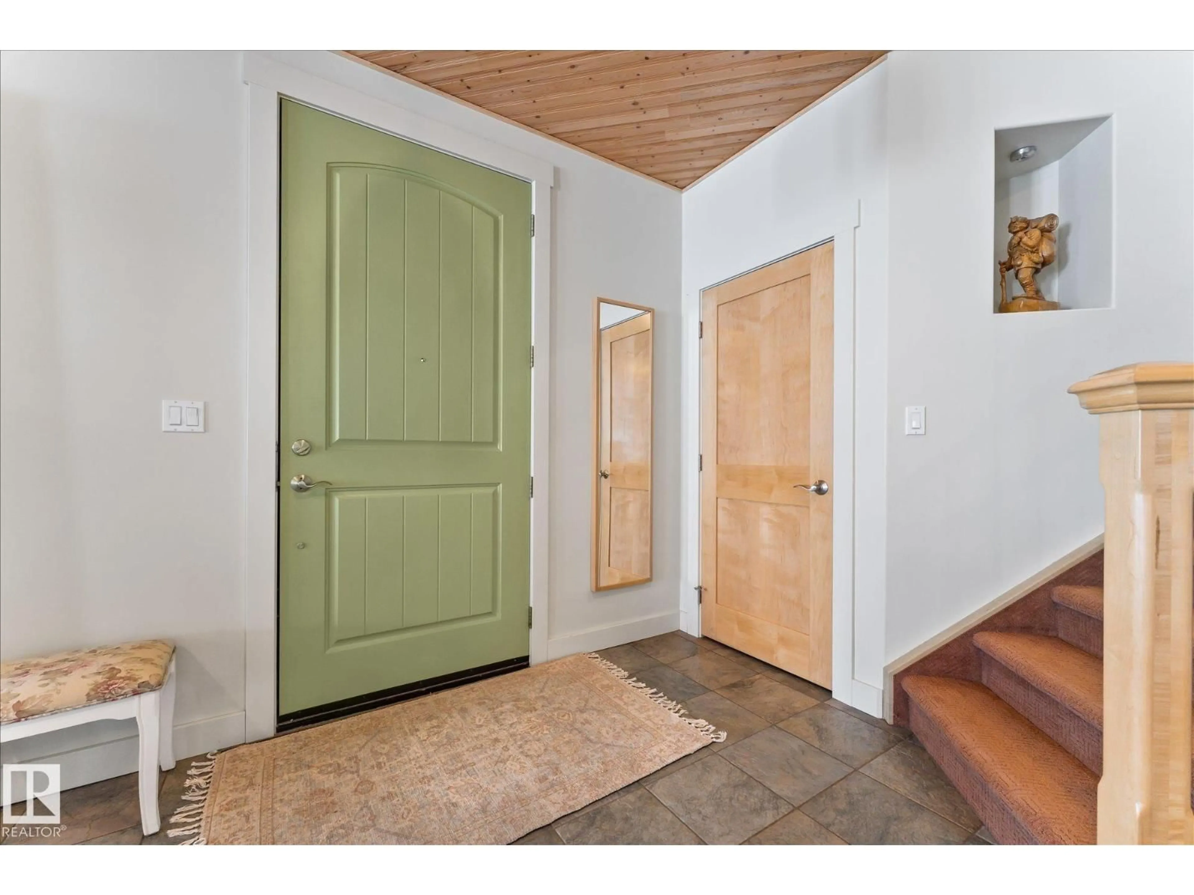 Indoor entryway for 21031 TWP ROAD 530, Rural Strathcona County Alberta T8G2C7