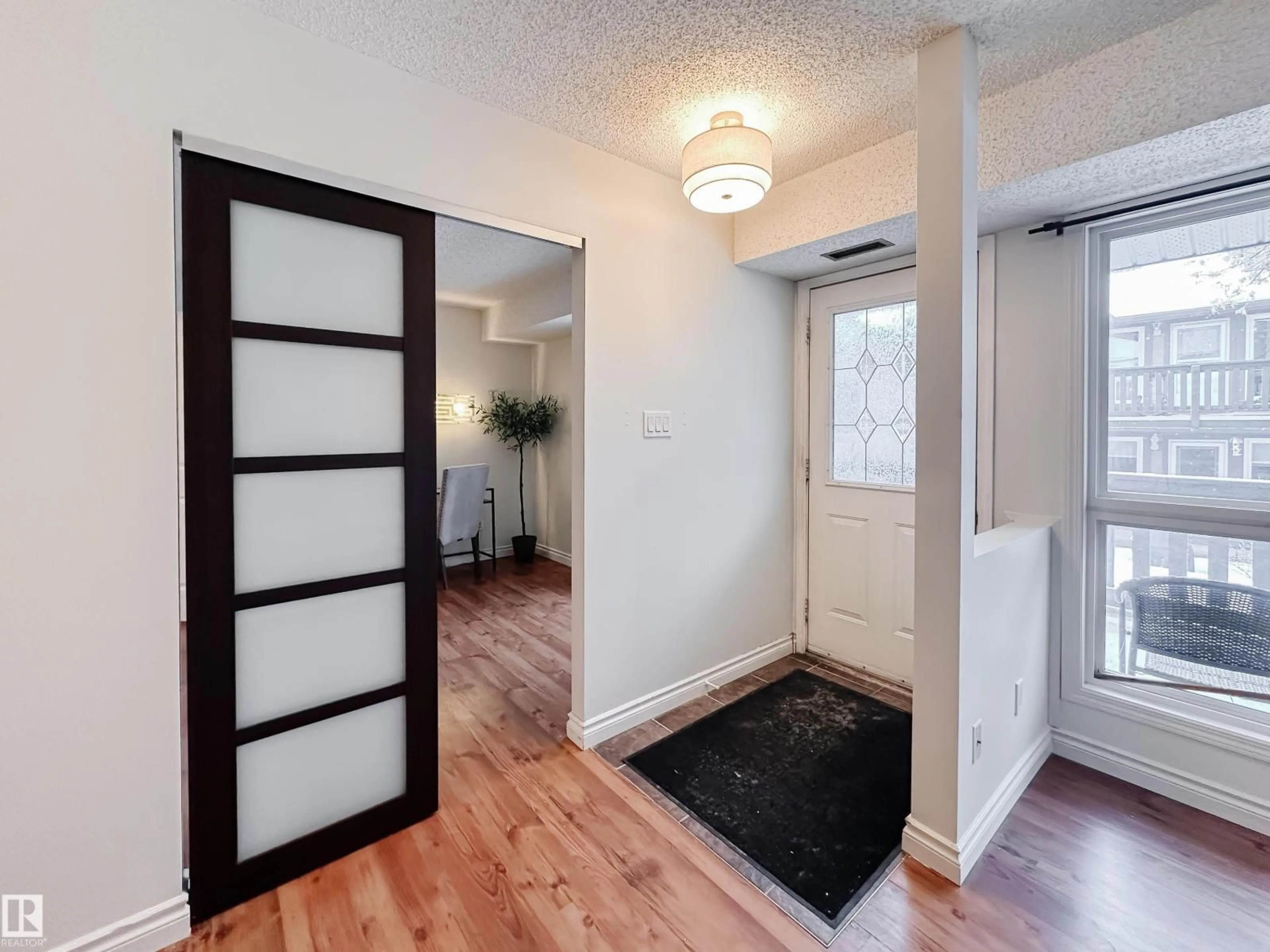 Indoor entryway for 70 - 146 WOODLANDS RD, St. Albert Alberta T8N5H1