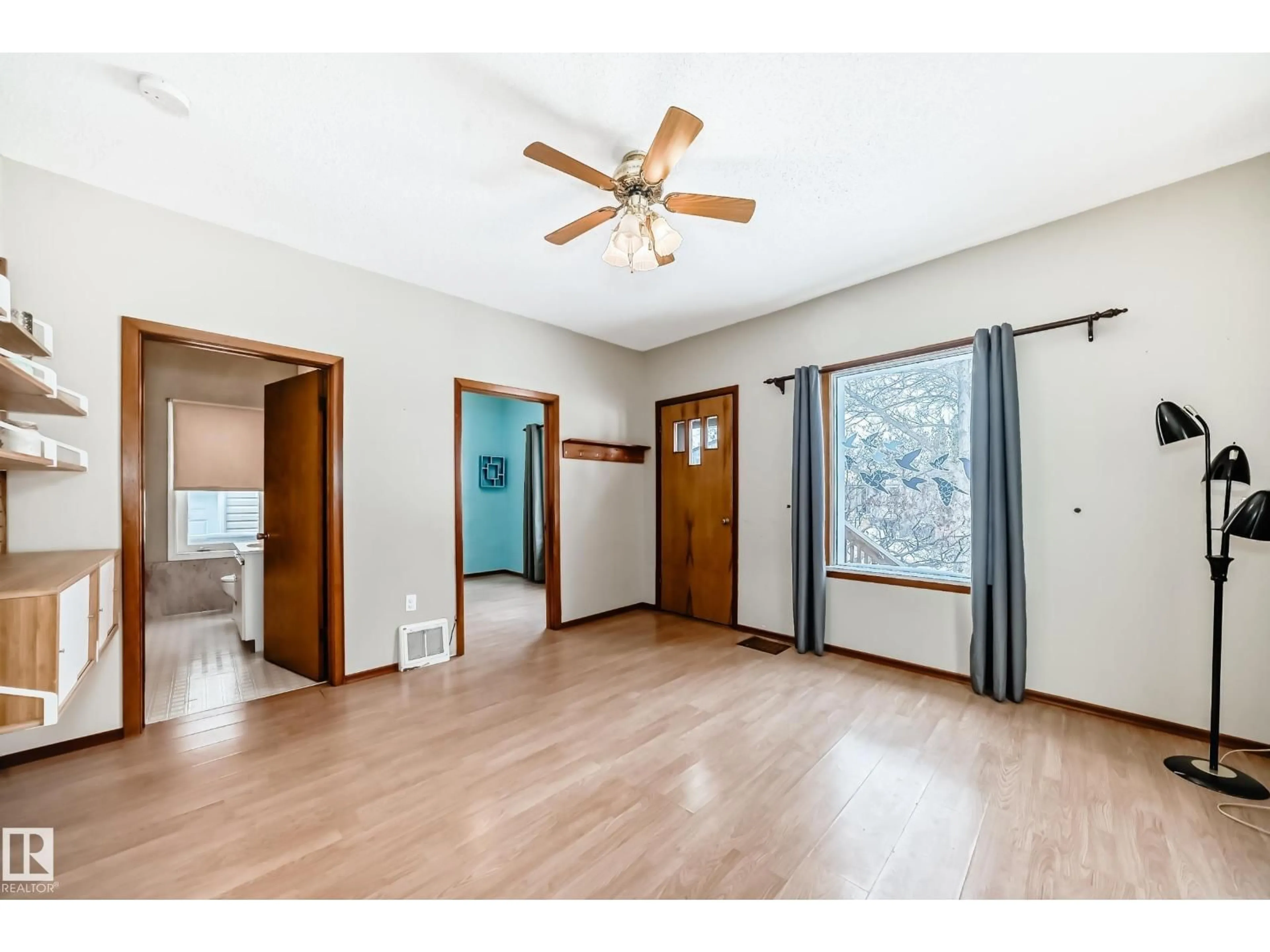 A pic of a room for 9823 75 AV, Edmonton Alberta T6E1H9