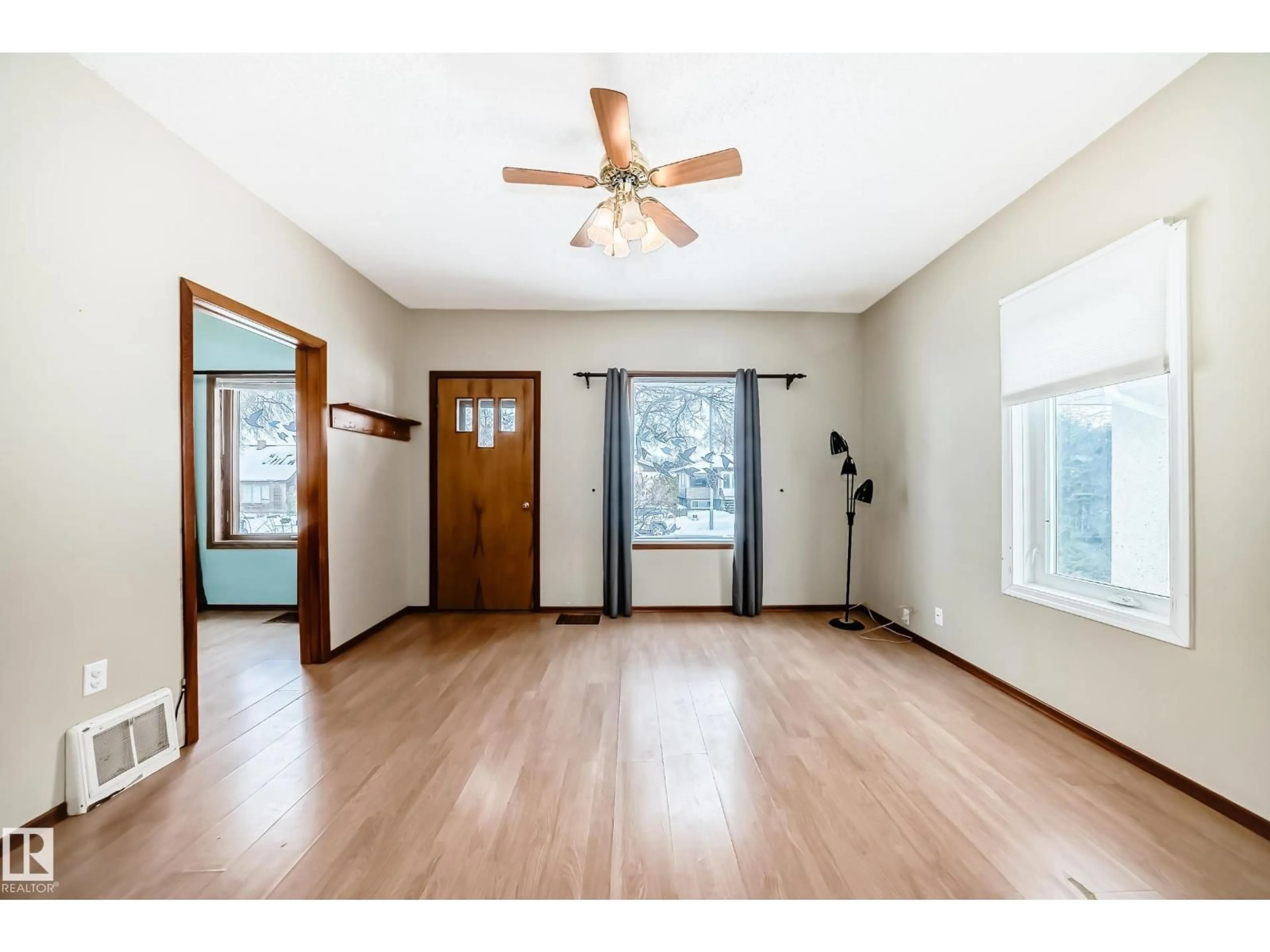 Unknown for 9823 75 AV, Edmonton Alberta T6E1H9