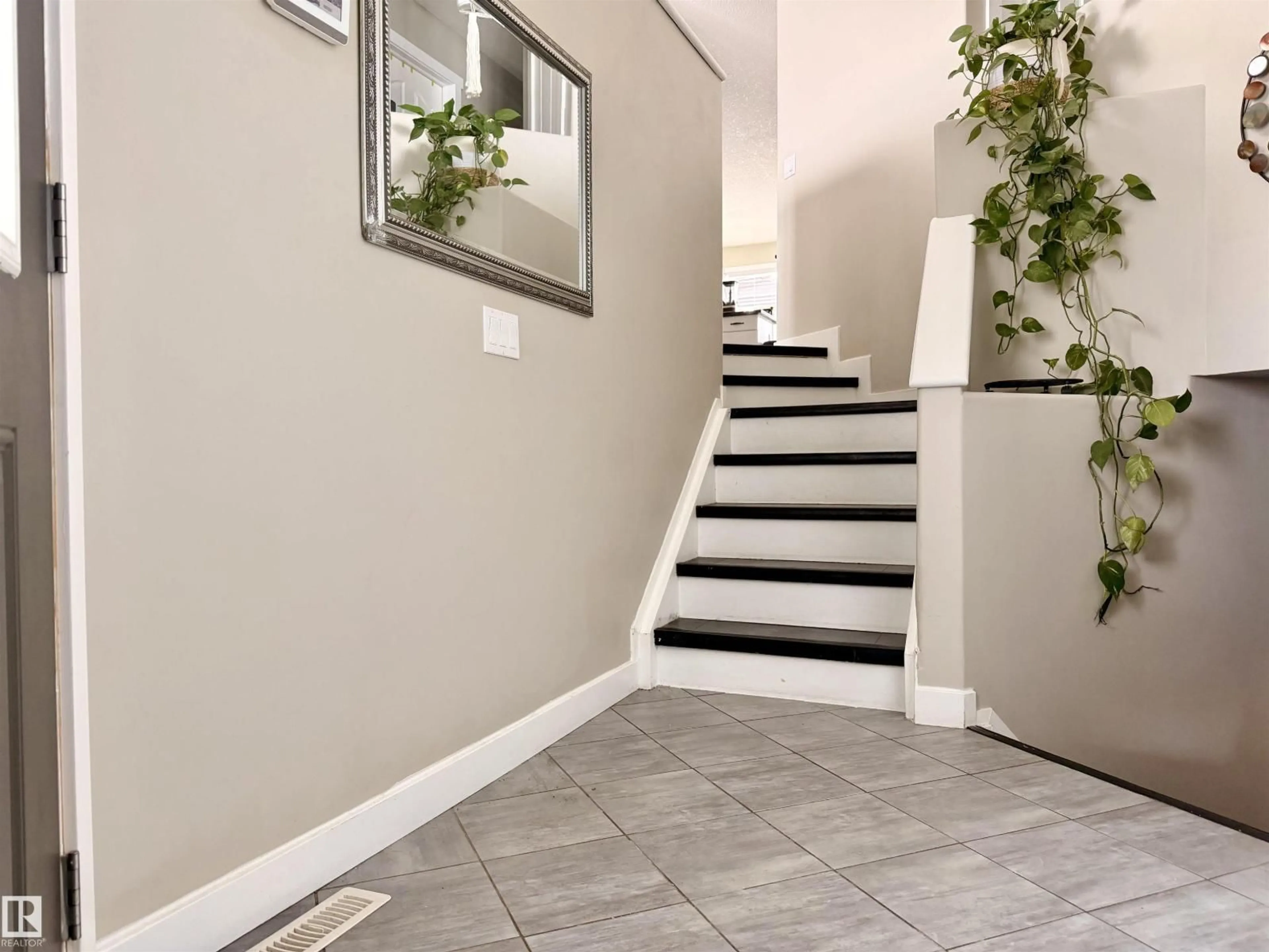 Unknown for 29 WALTERS CO, Leduc Alberta T9E0H9