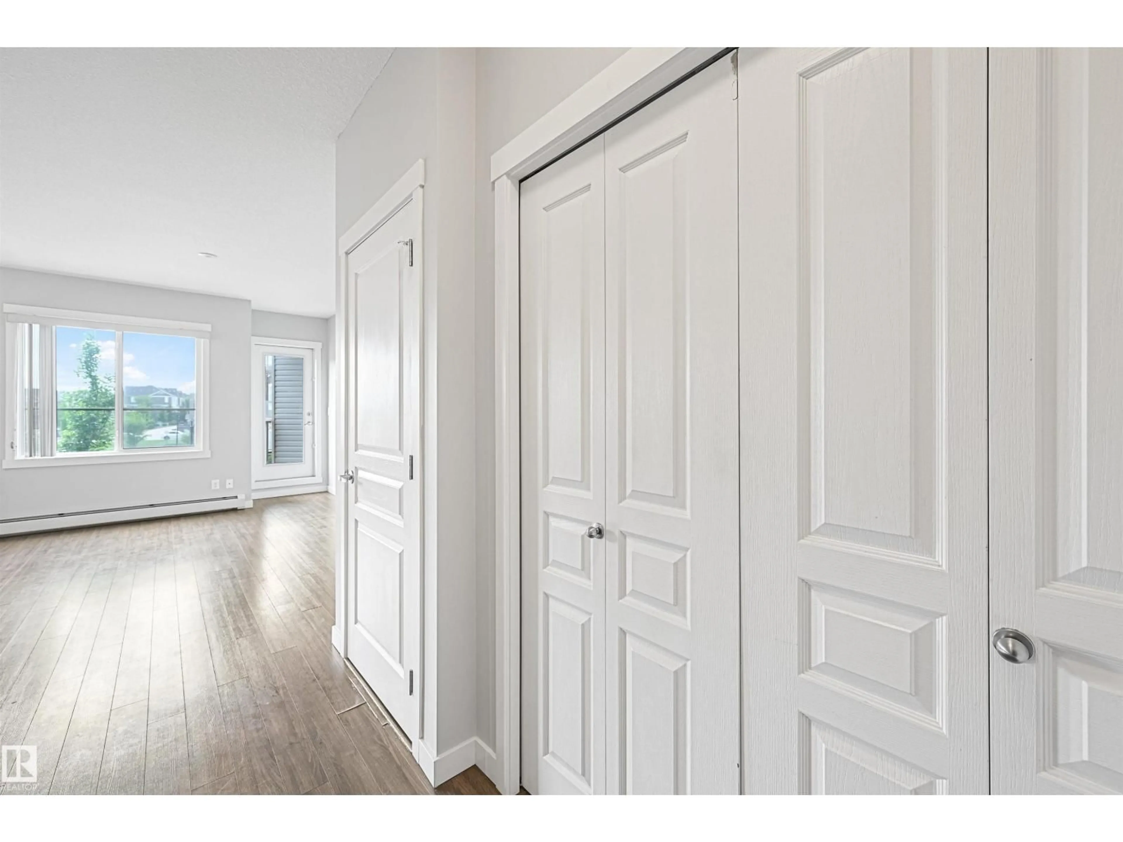 Indoor entryway for 812 - 310 WELSH DR, Edmonton Alberta T6X1Y7