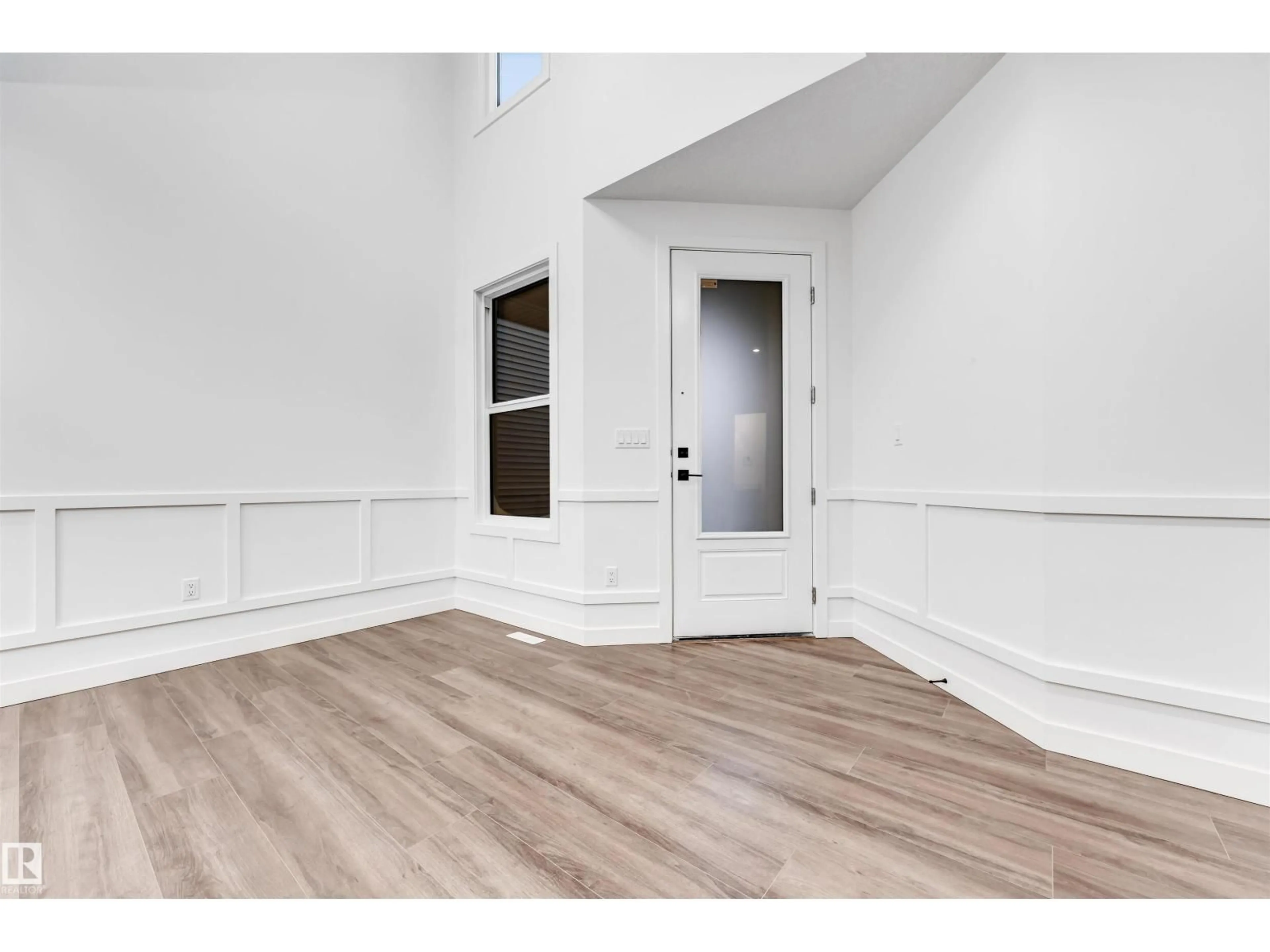 Indoor entryway for 136 CREEKSIDE LN, Leduc Alberta T9E1T1