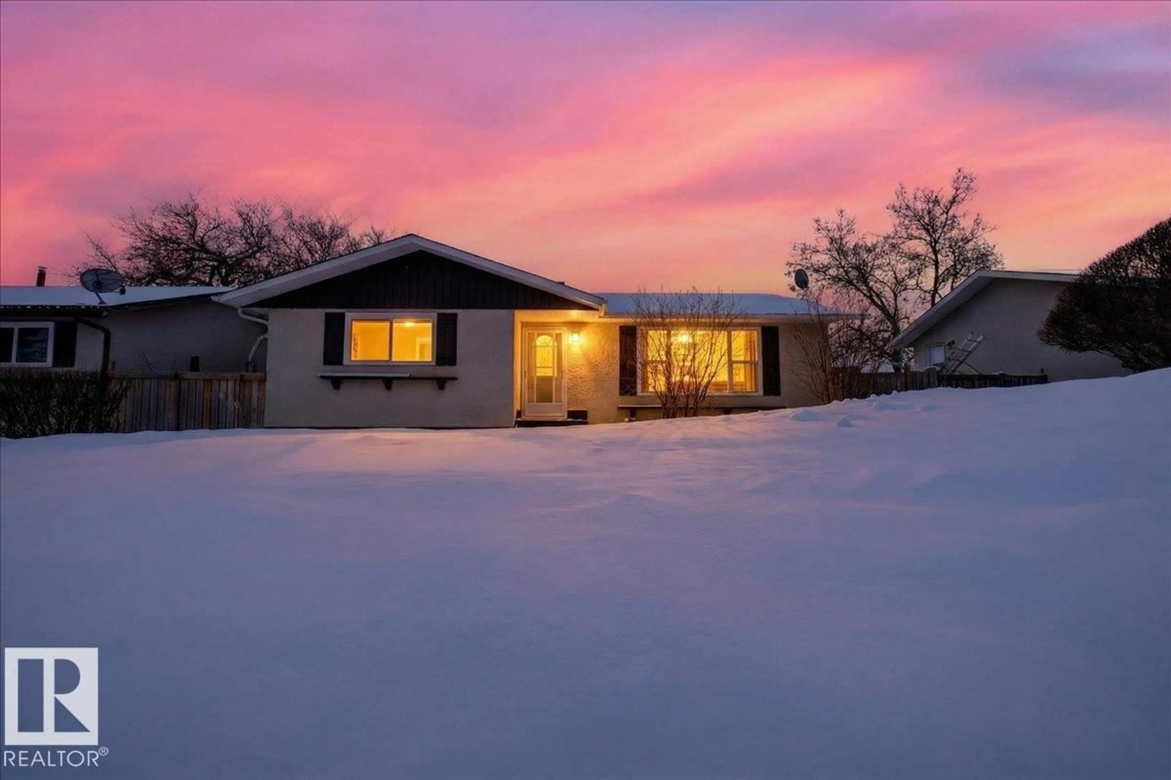 A pic from outside/outdoor area/front of a property/back of a property/a pic from drone, street for 4711 51A AV, Bon Accord Alberta T0A0K0