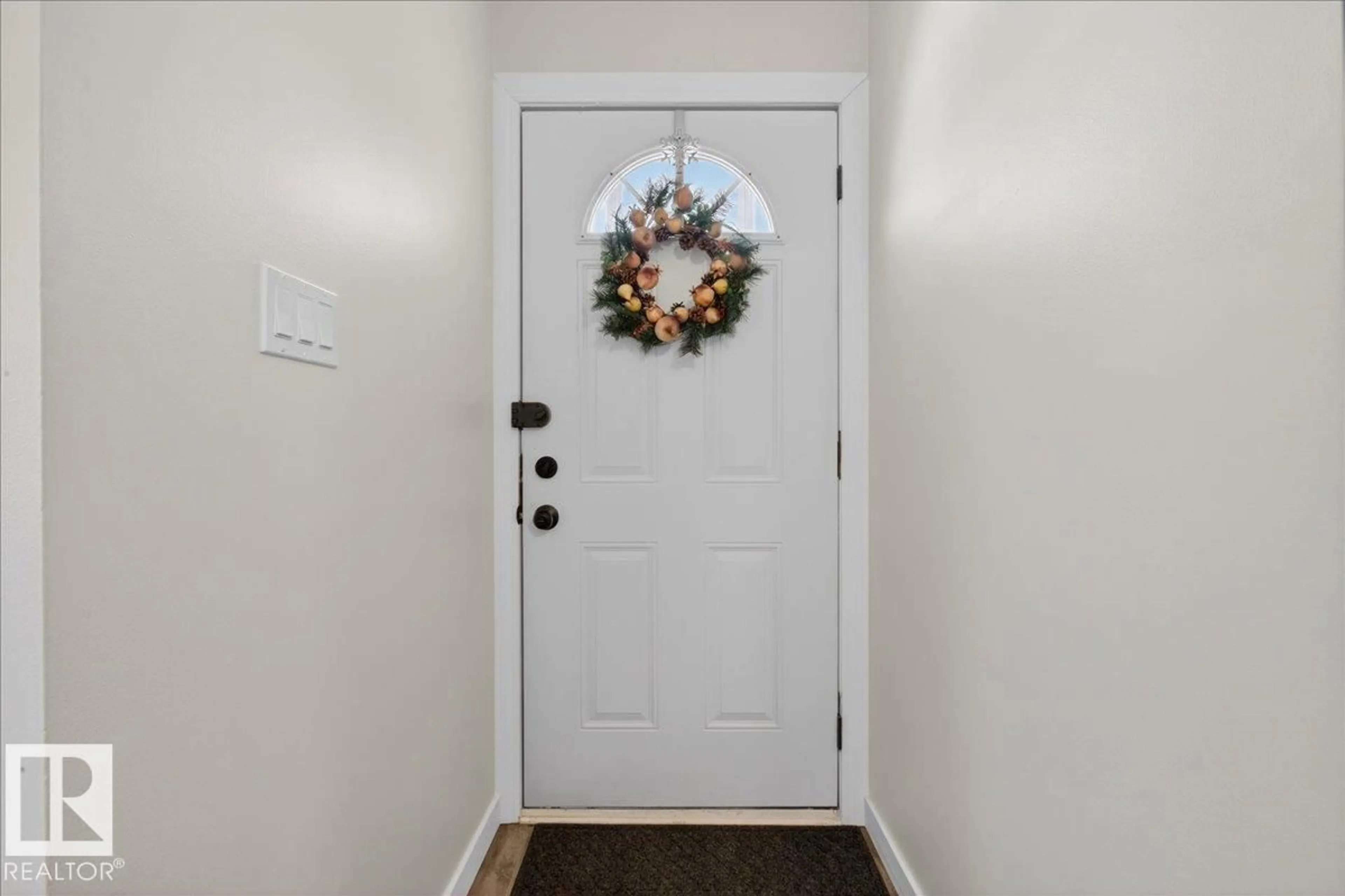 Indoor entryway for 4711 51A AV, Bon Accord Alberta T0A0K0