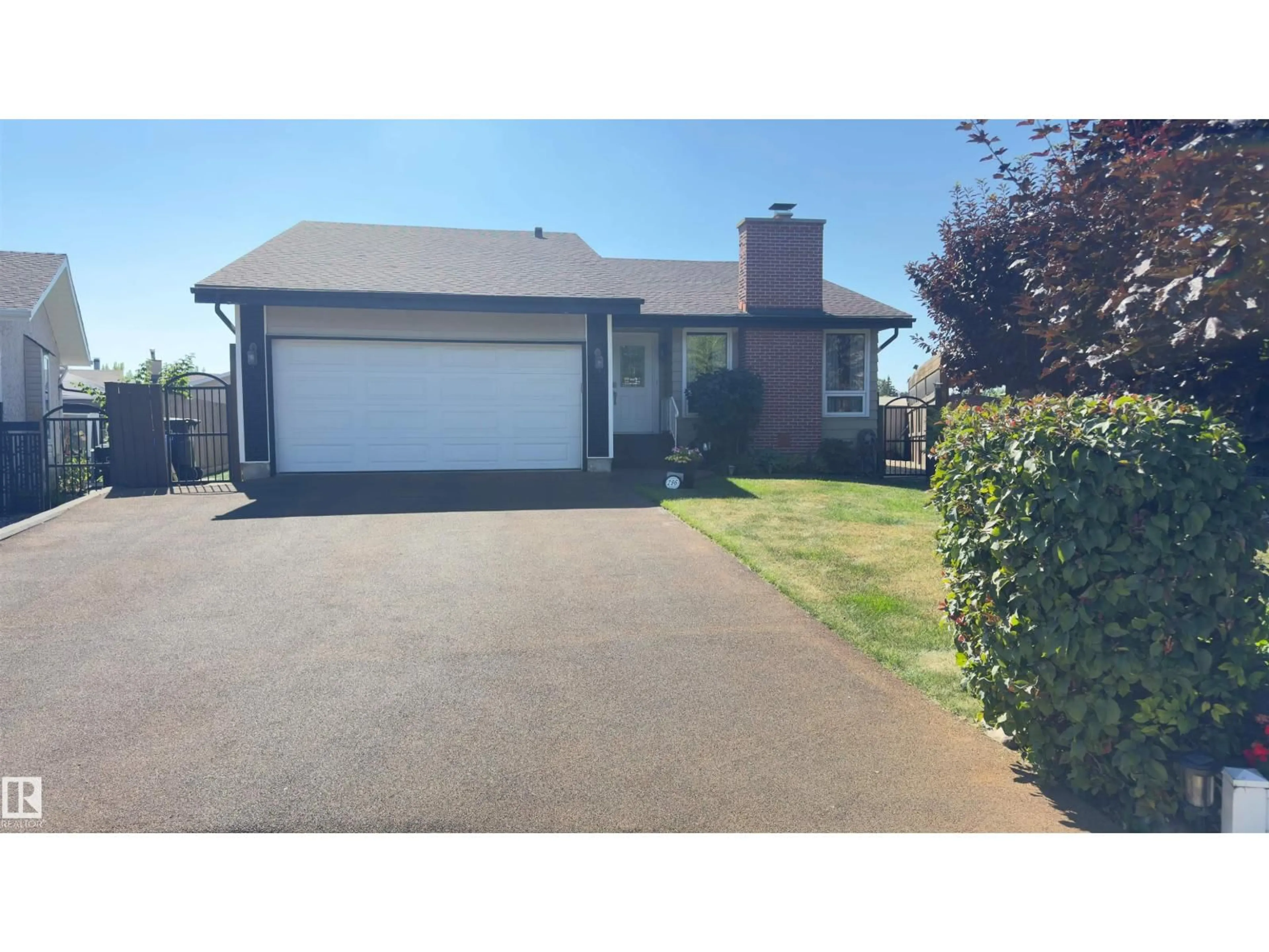 A pic from outside/outdoor area/front of a property/back of a property/a pic from drone, street for 296 GREENOCH CR, Edmonton Alberta T6L1B4