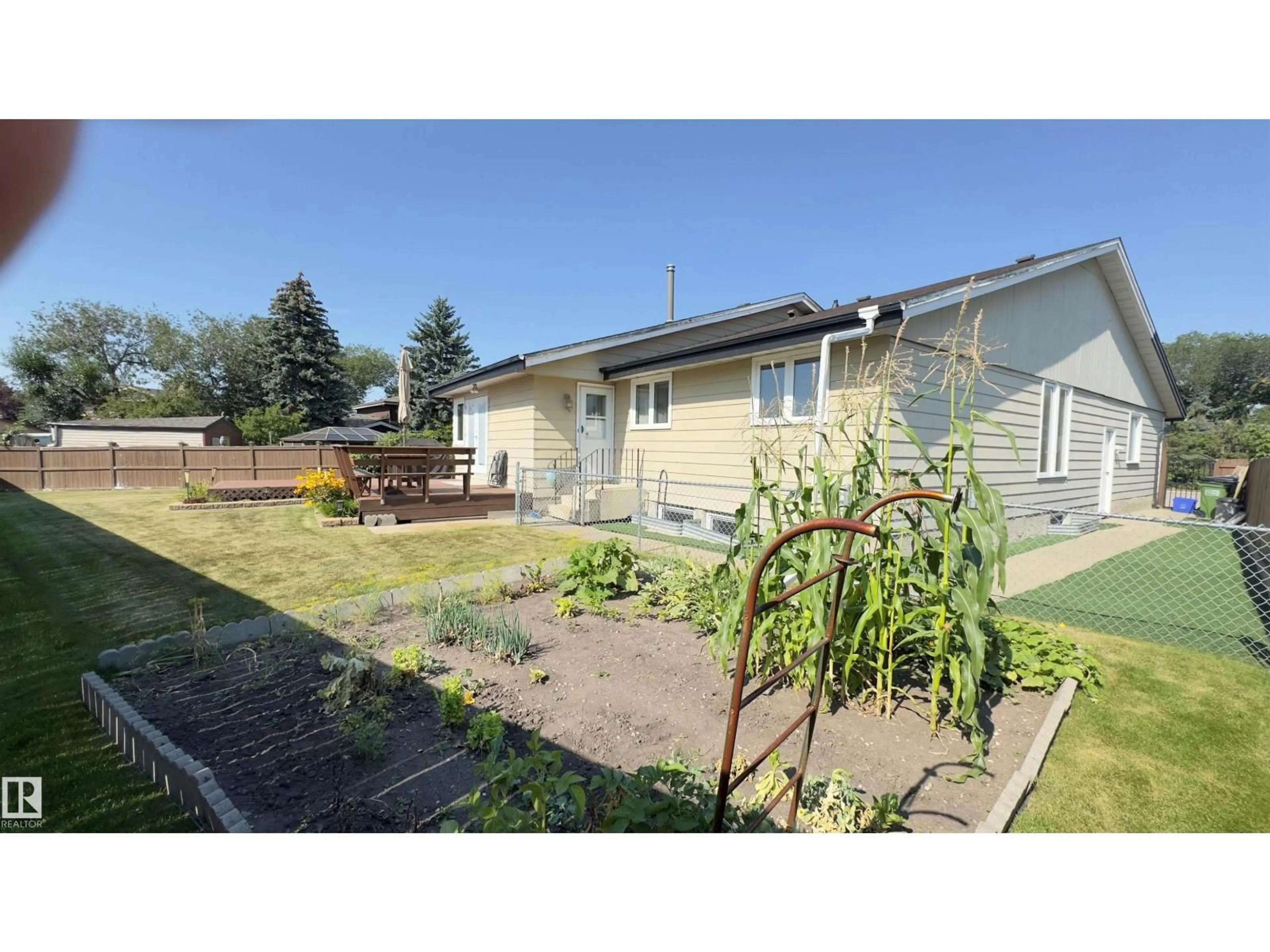 A pic from outside/outdoor area/front of a property/back of a property/a pic from drone, street for 296 GREENOCH CR, Edmonton Alberta T6L1B4