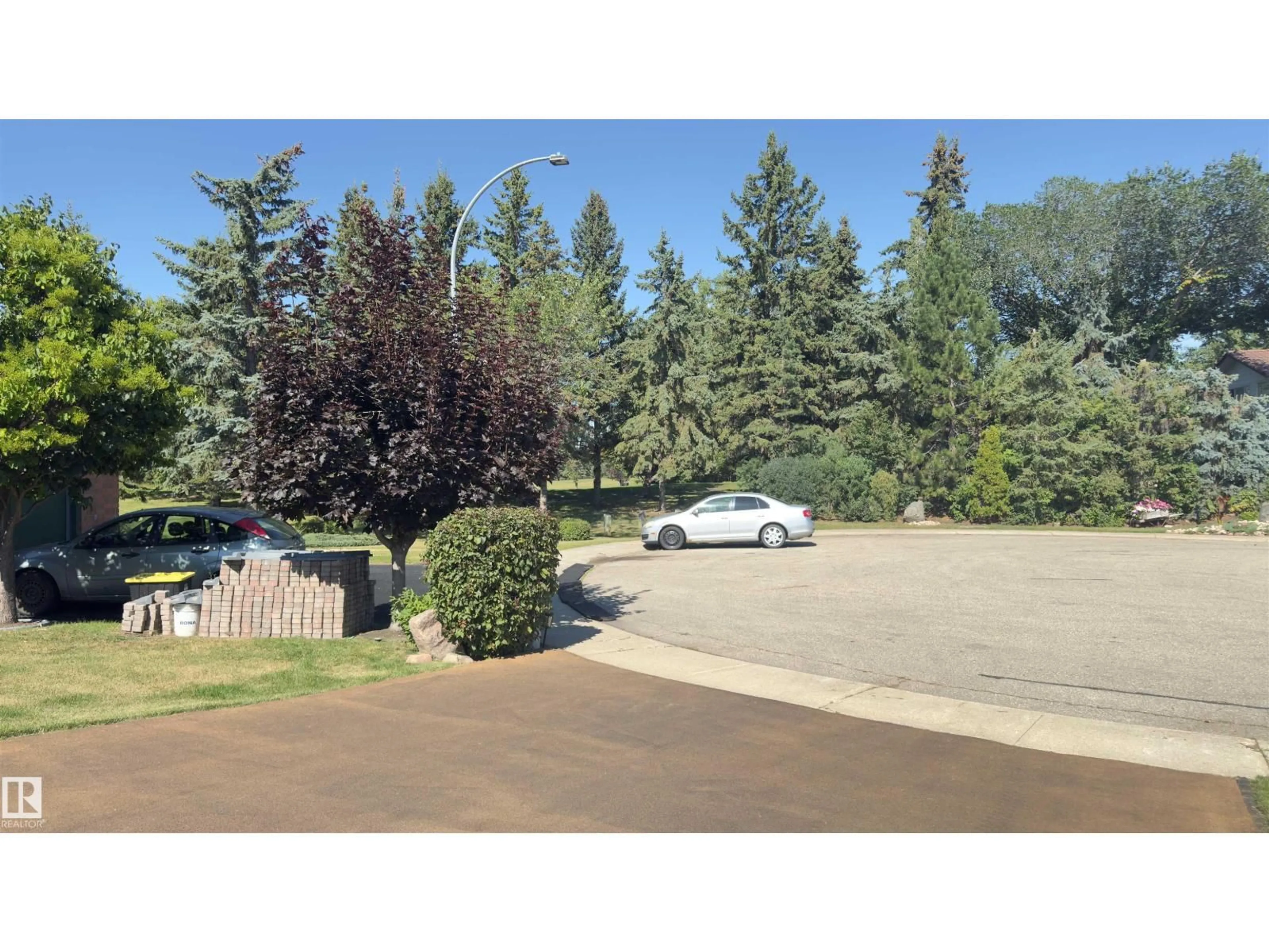 A pic from outside/outdoor area/front of a property/back of a property/a pic from drone, unknown for 296 GREENOCH CR, Edmonton Alberta T6L1B4