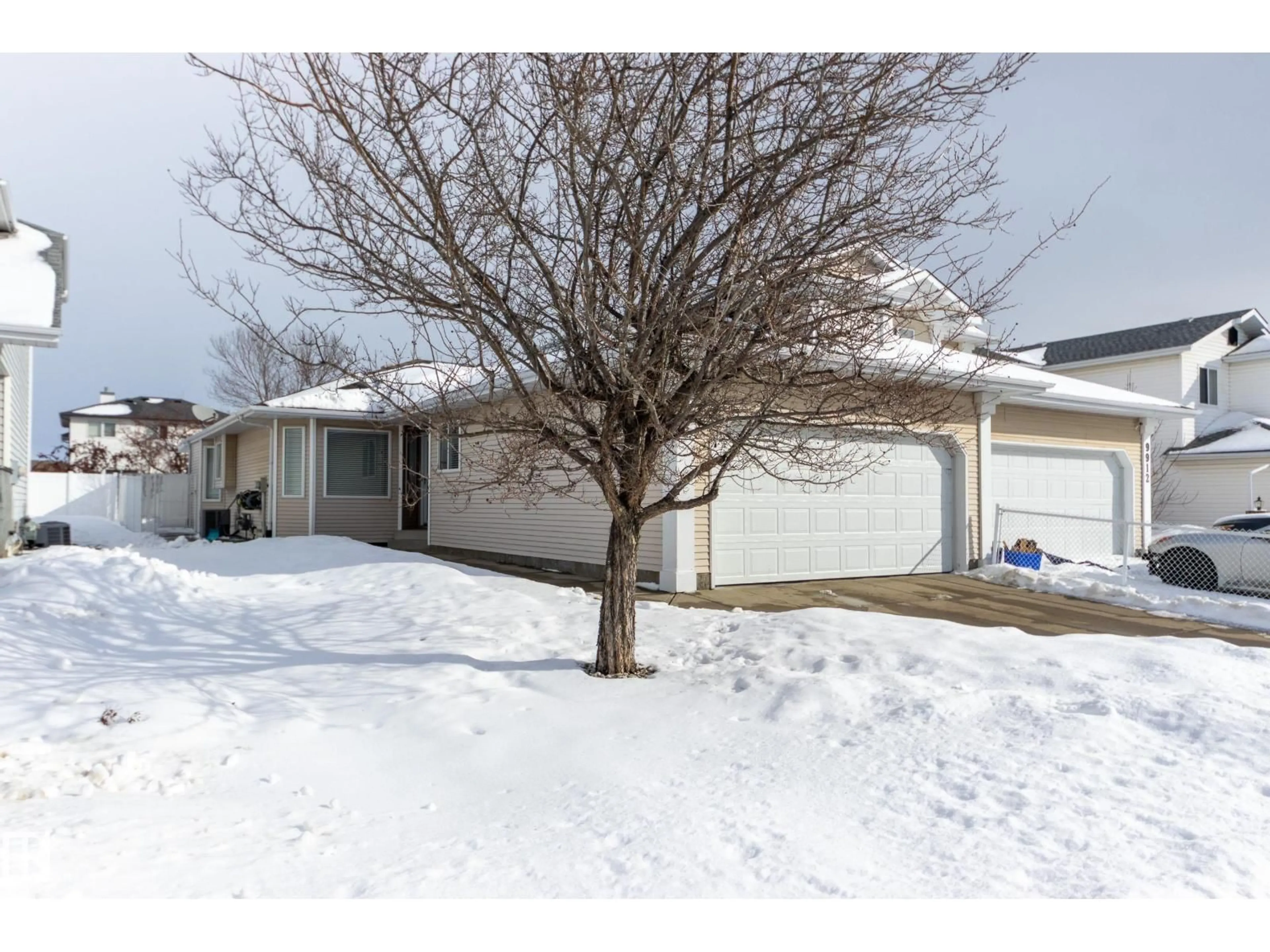 Unknown for 9916 178 AV, Edmonton Alberta T5X5X2