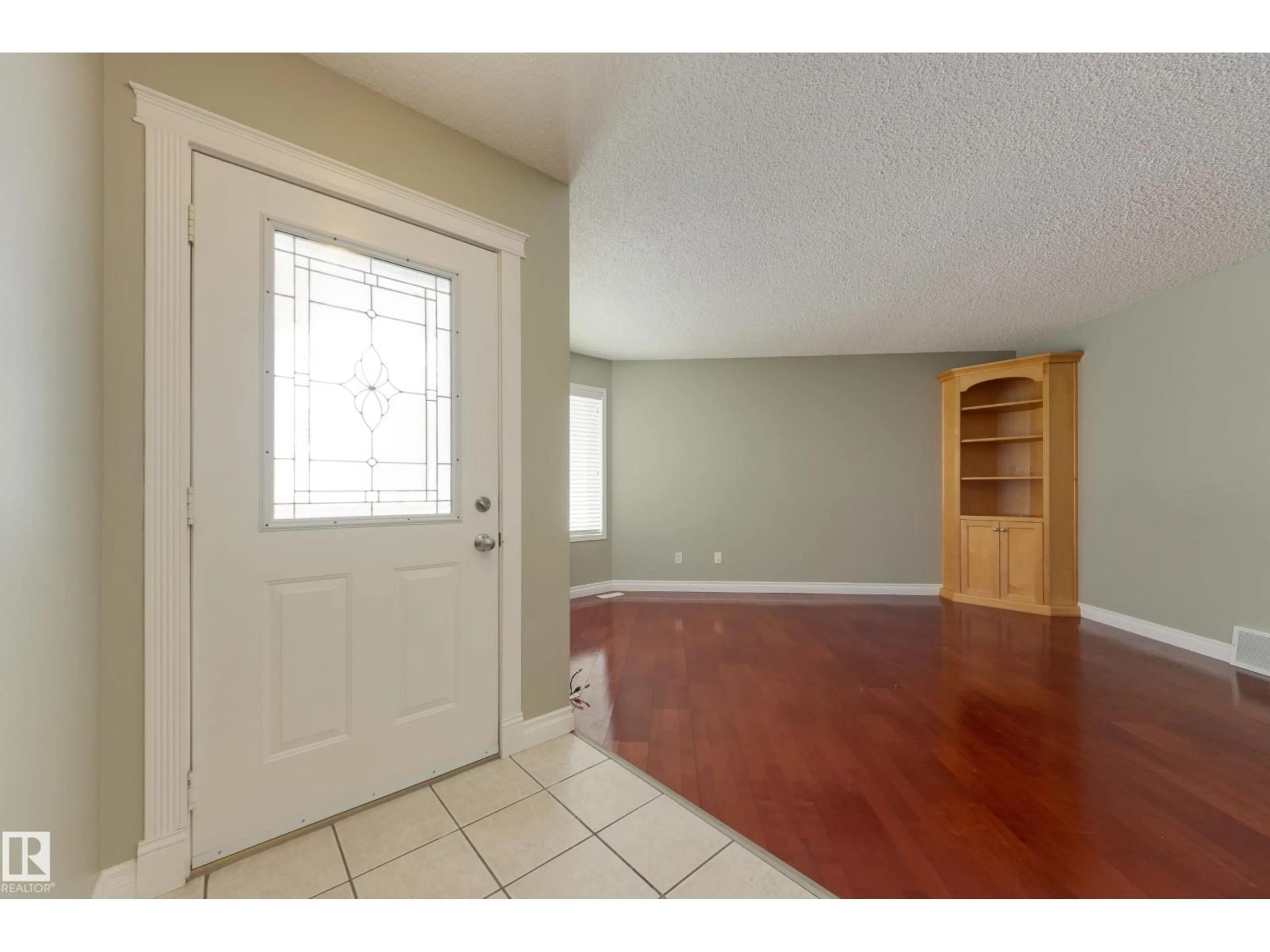 Indoor entryway for 9916 178 AV, Edmonton Alberta T5X5X2