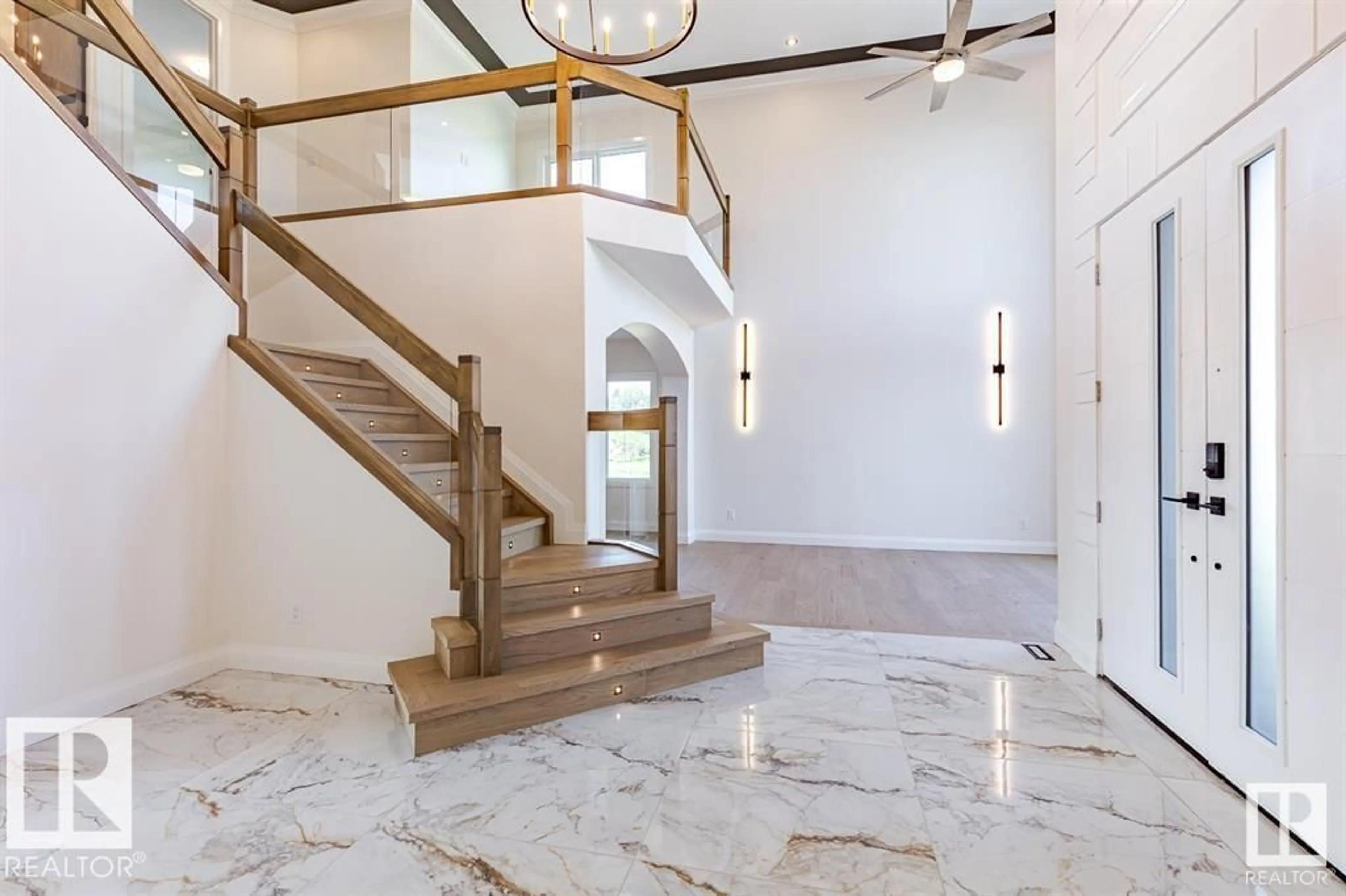 Indoor foyer for 76 26409 TWP RD 532A, Rural Parkland County Alberta T7X0W7