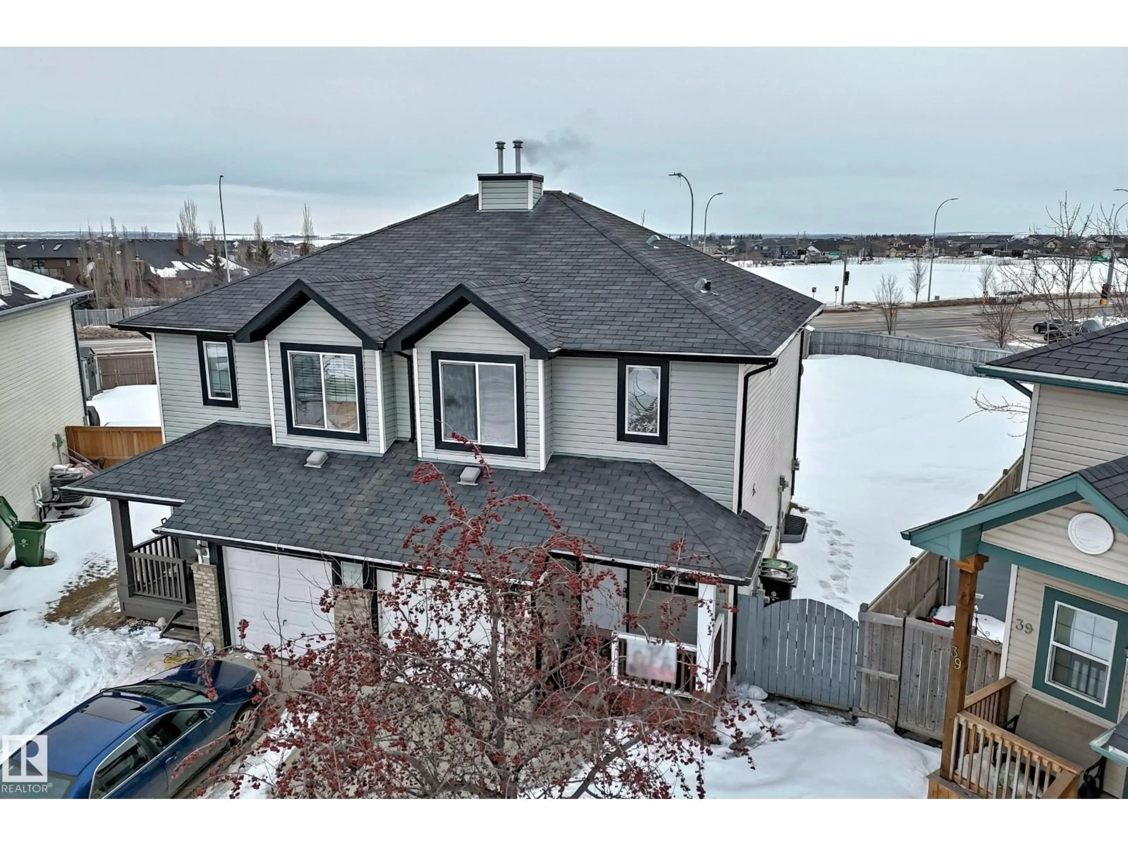 A pic from outside/outdoor area/front of a property/back of a property/a pic from drone, unknown for 41 GALLOWAY WD, Fort Saskatchewan Alberta T8L0A3