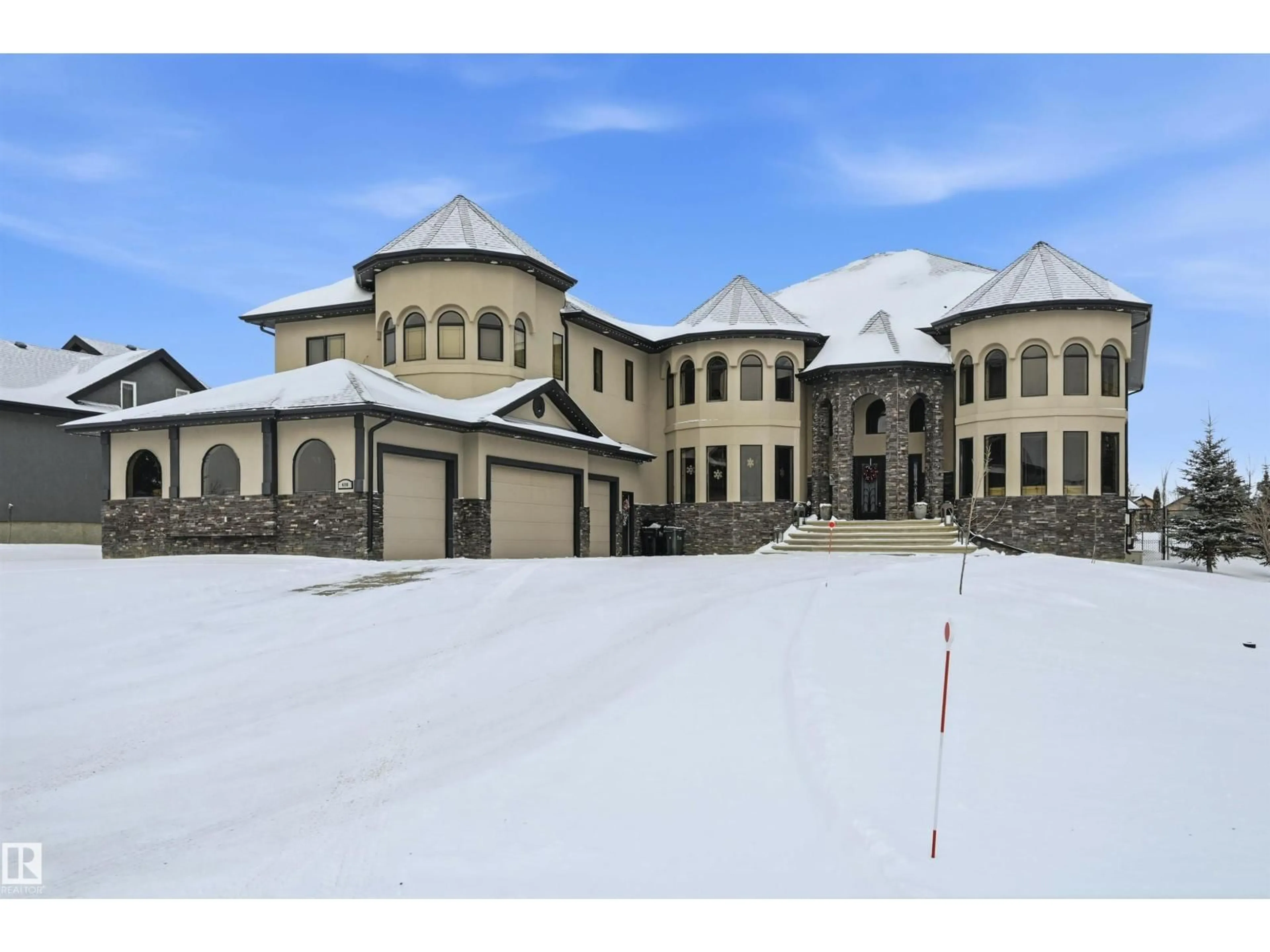 Indoor foyer for #410 - 23033 WYE RD, Rural Strathcona County Alberta T8B1H9