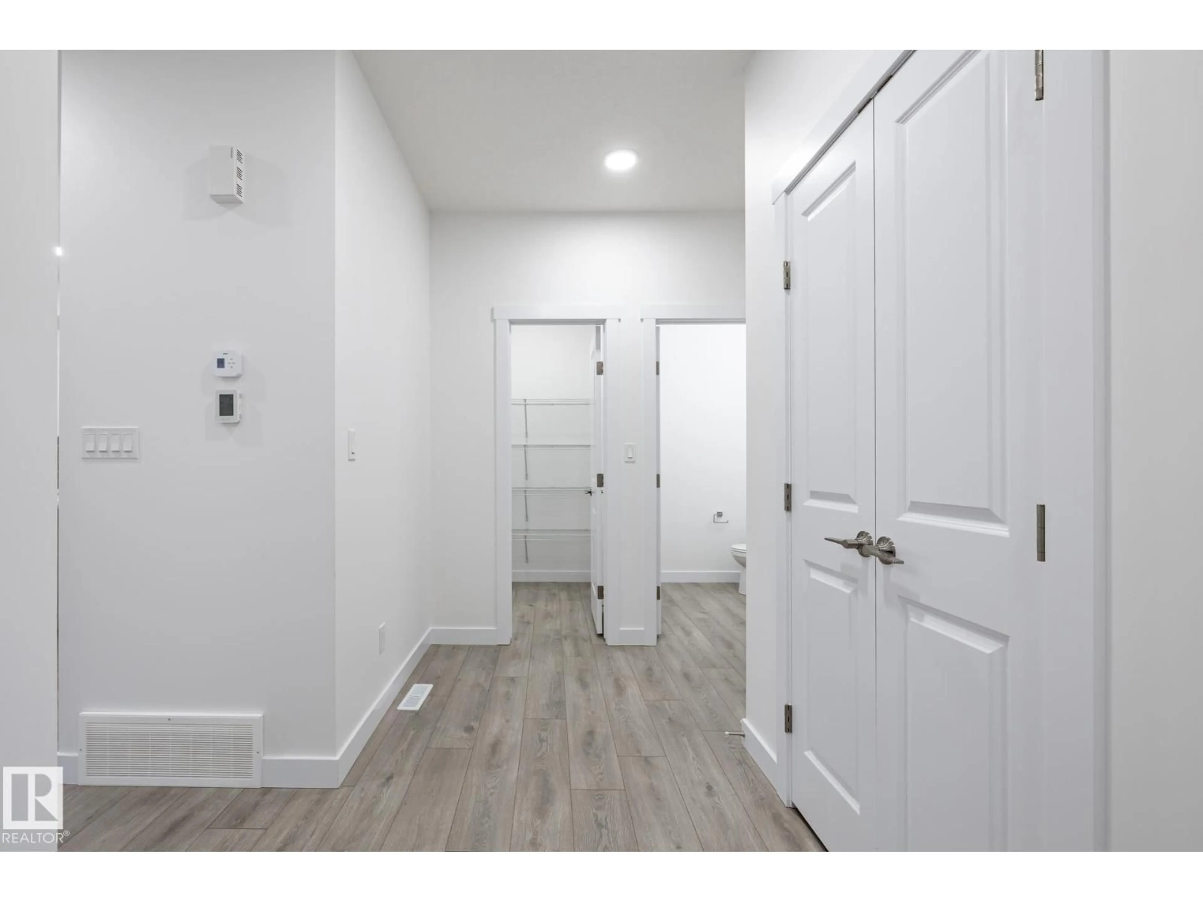 Indoor entryway for NW - 1960 210 ST, Edmonton Alberta T6M3H7