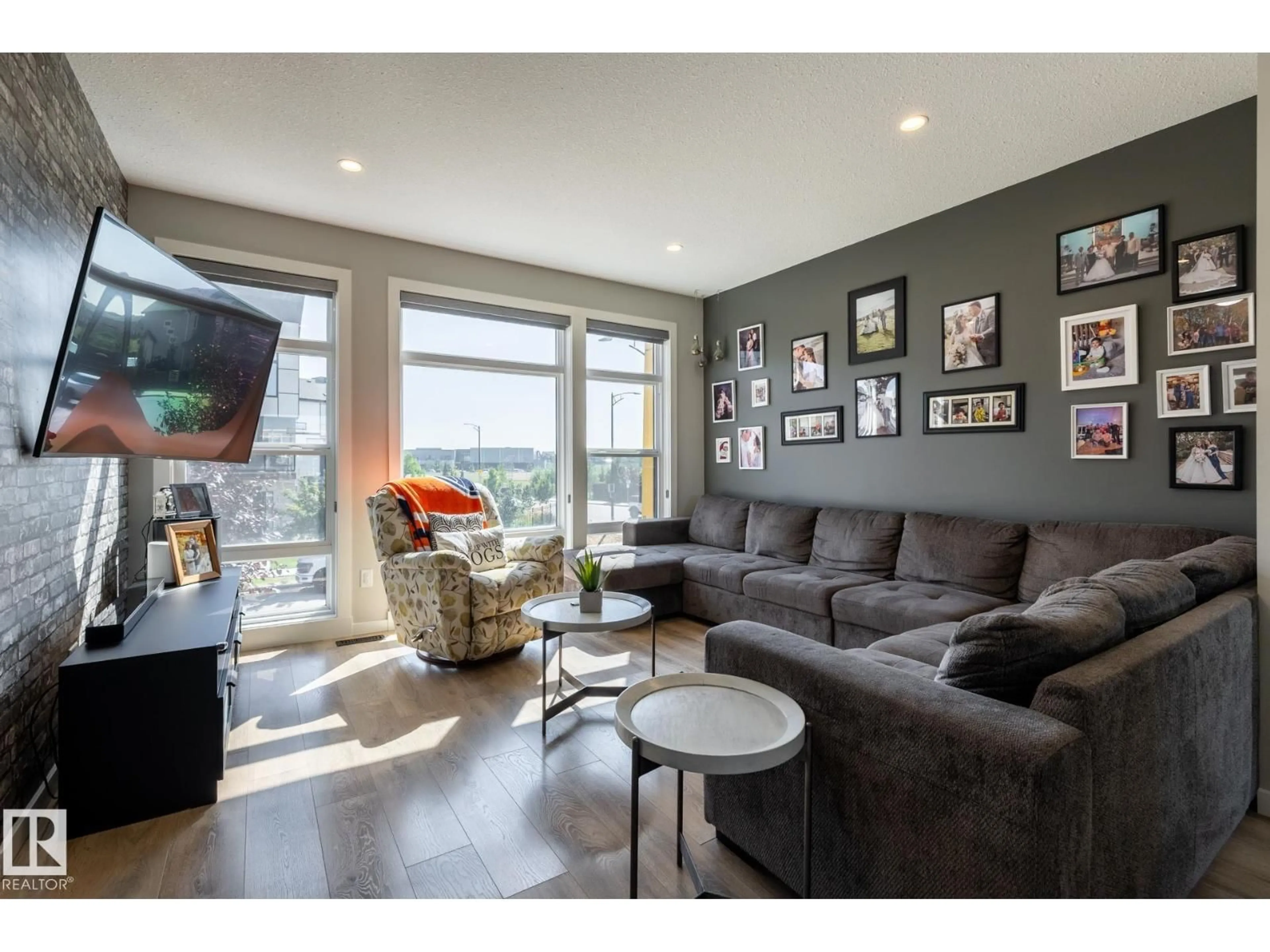 Living room with furniture, unknown for 1710 KEENE CRESCENT, Edmonton Alberta T6W3W3