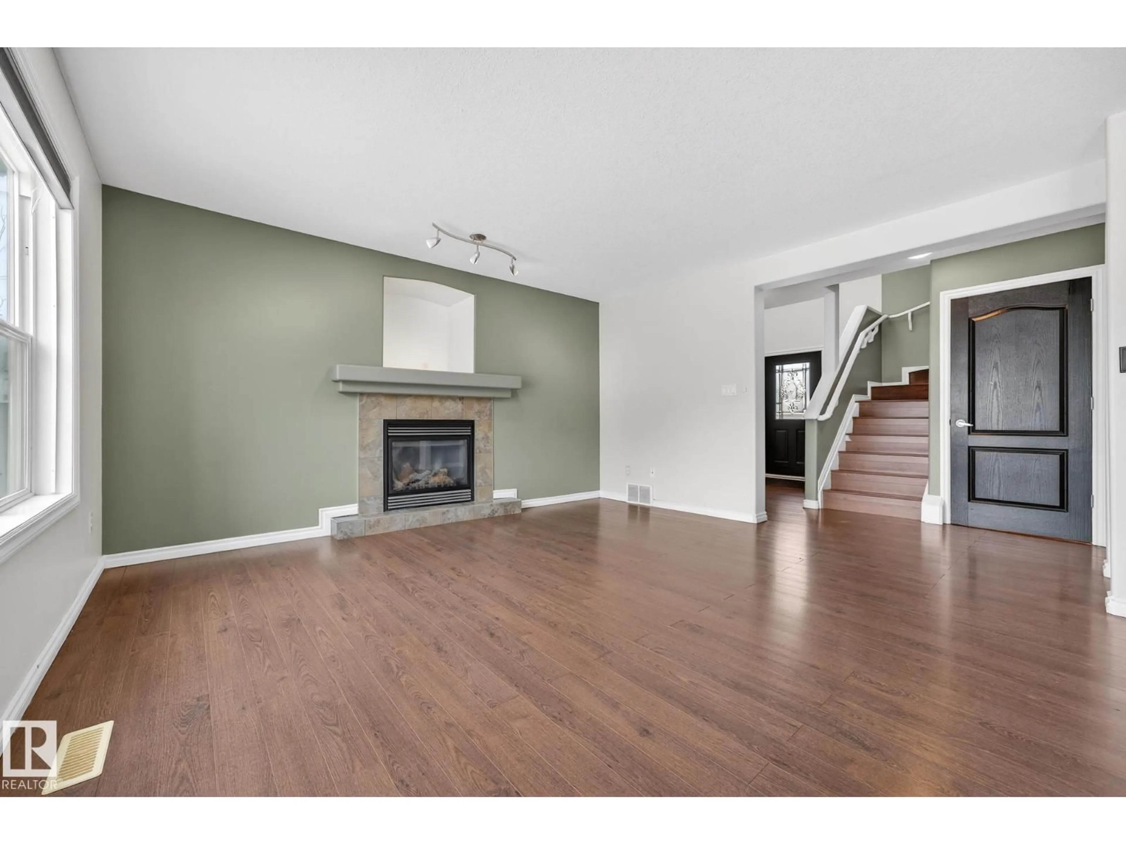 Unknown for 152 RUE MARQUET, Beaumont Alberta T4X1W3