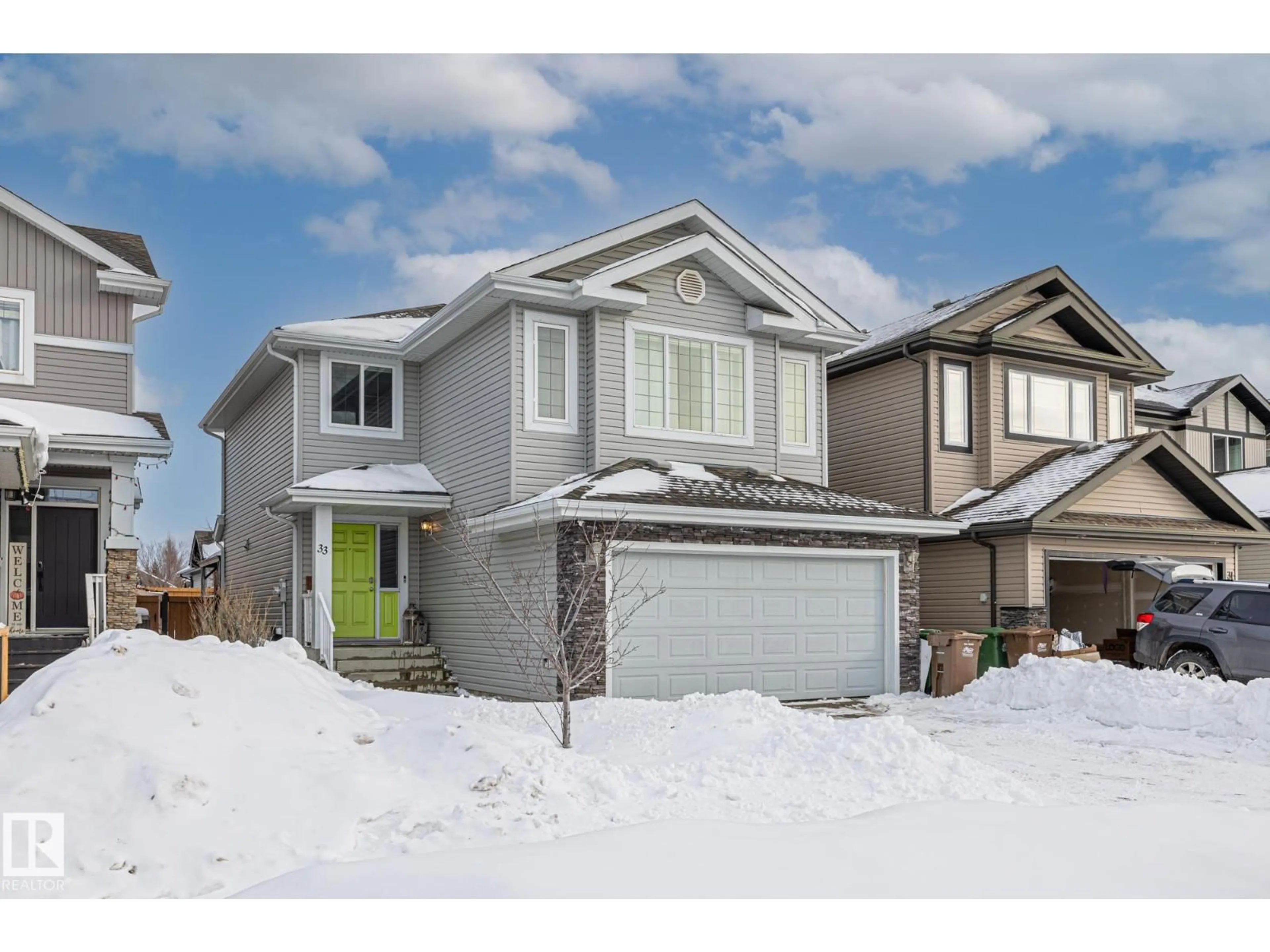 Home with vinyl exterior material, street for 33 NEWGATE WY, St. Albert Alberta T8N4C5