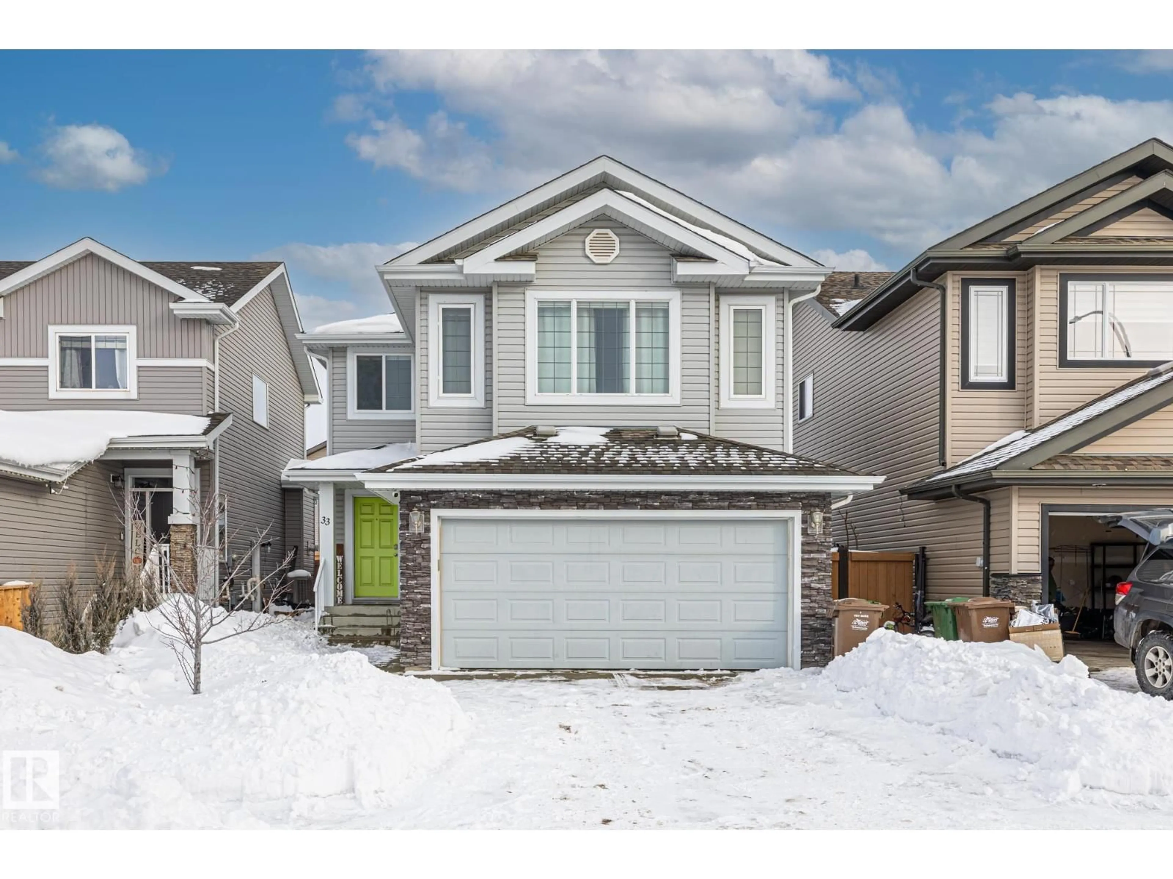 Home with vinyl exterior material, street for 33 NEWGATE WY, St. Albert Alberta T8N4C5