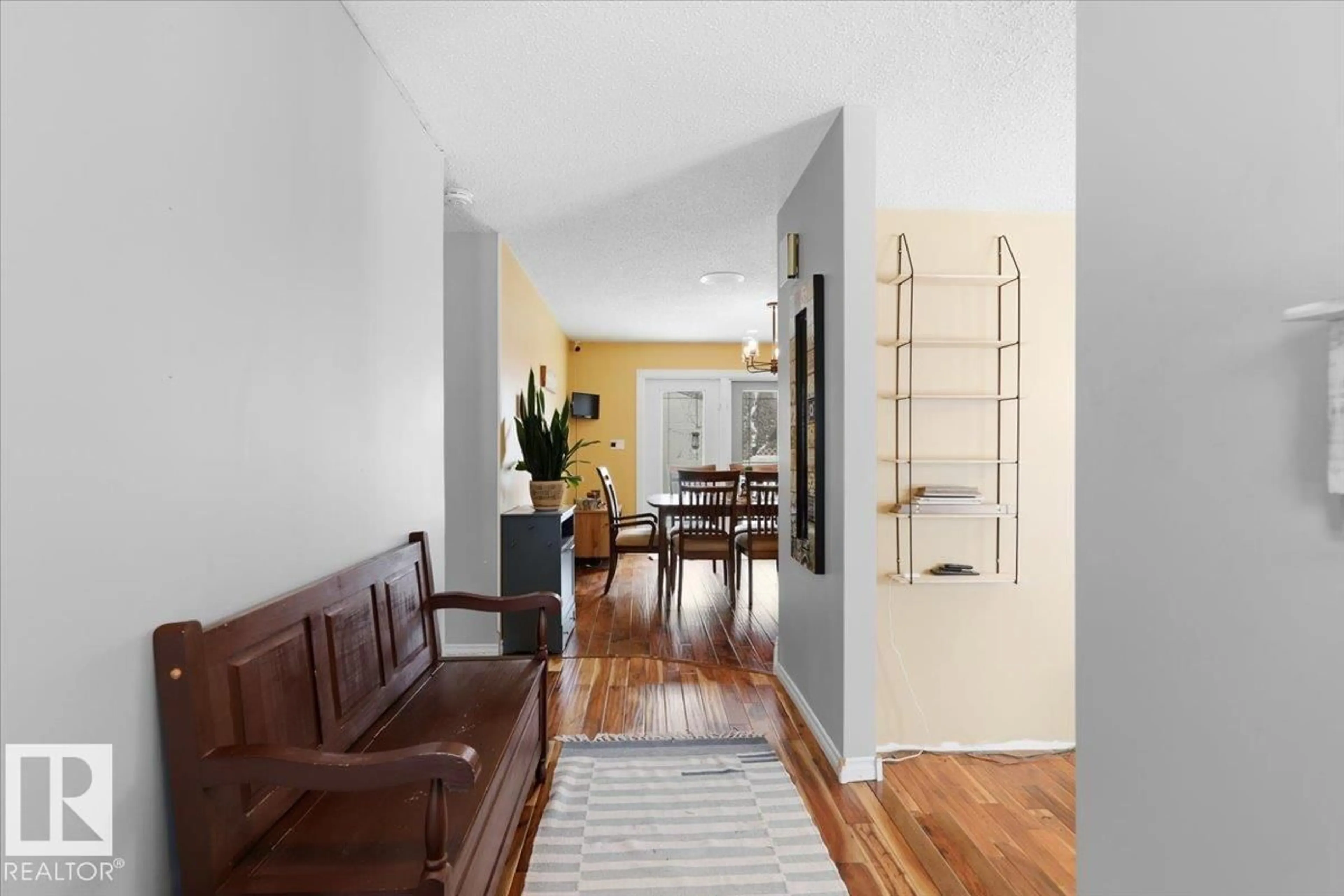 Indoor entryway for 189 ELM CR, Wetaskiwin Alberta T9A2C7