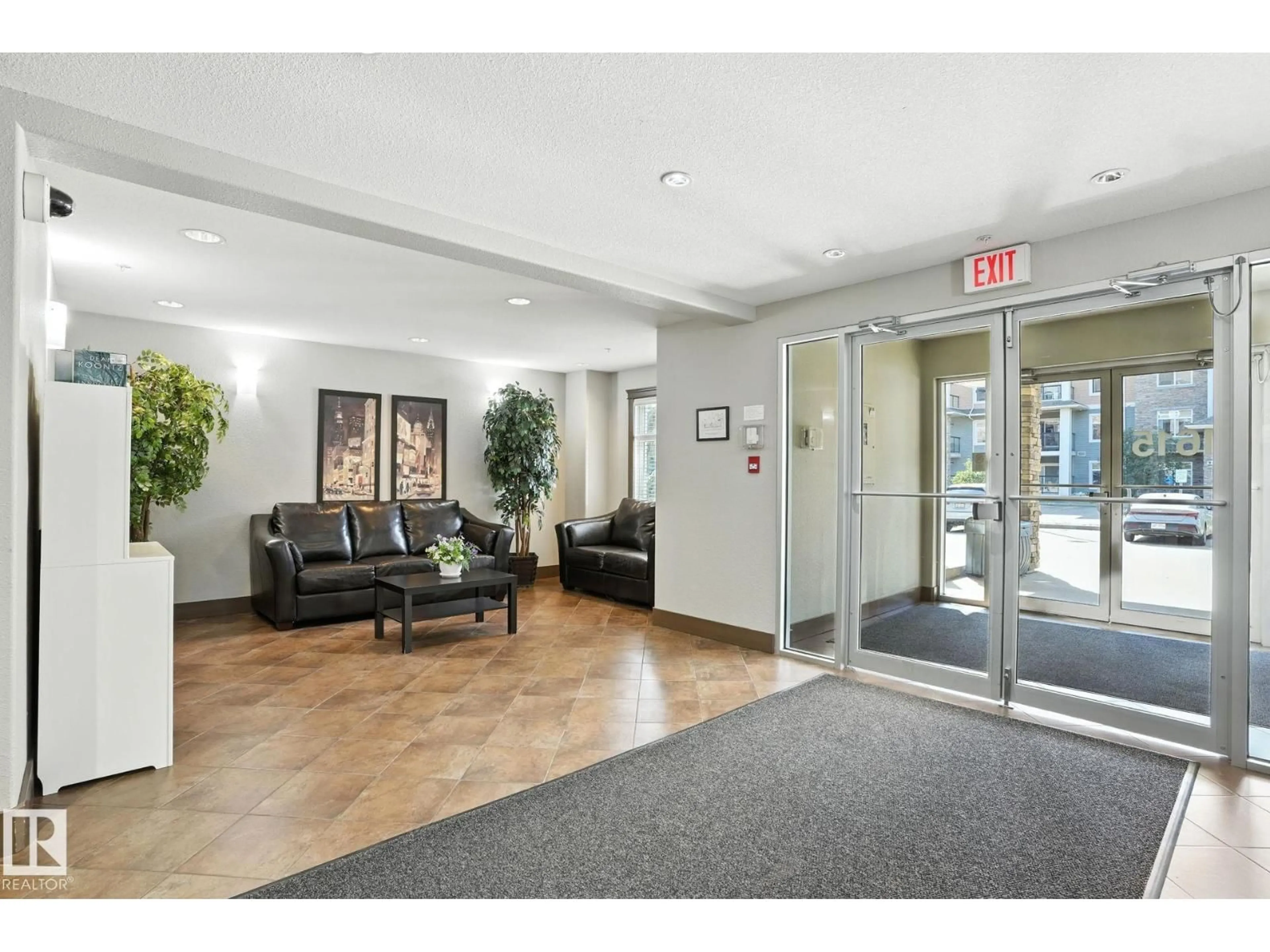 Indoor foyer for #113 - 11615 ELLERSLIE RD, Edmonton Alberta T6W0J3