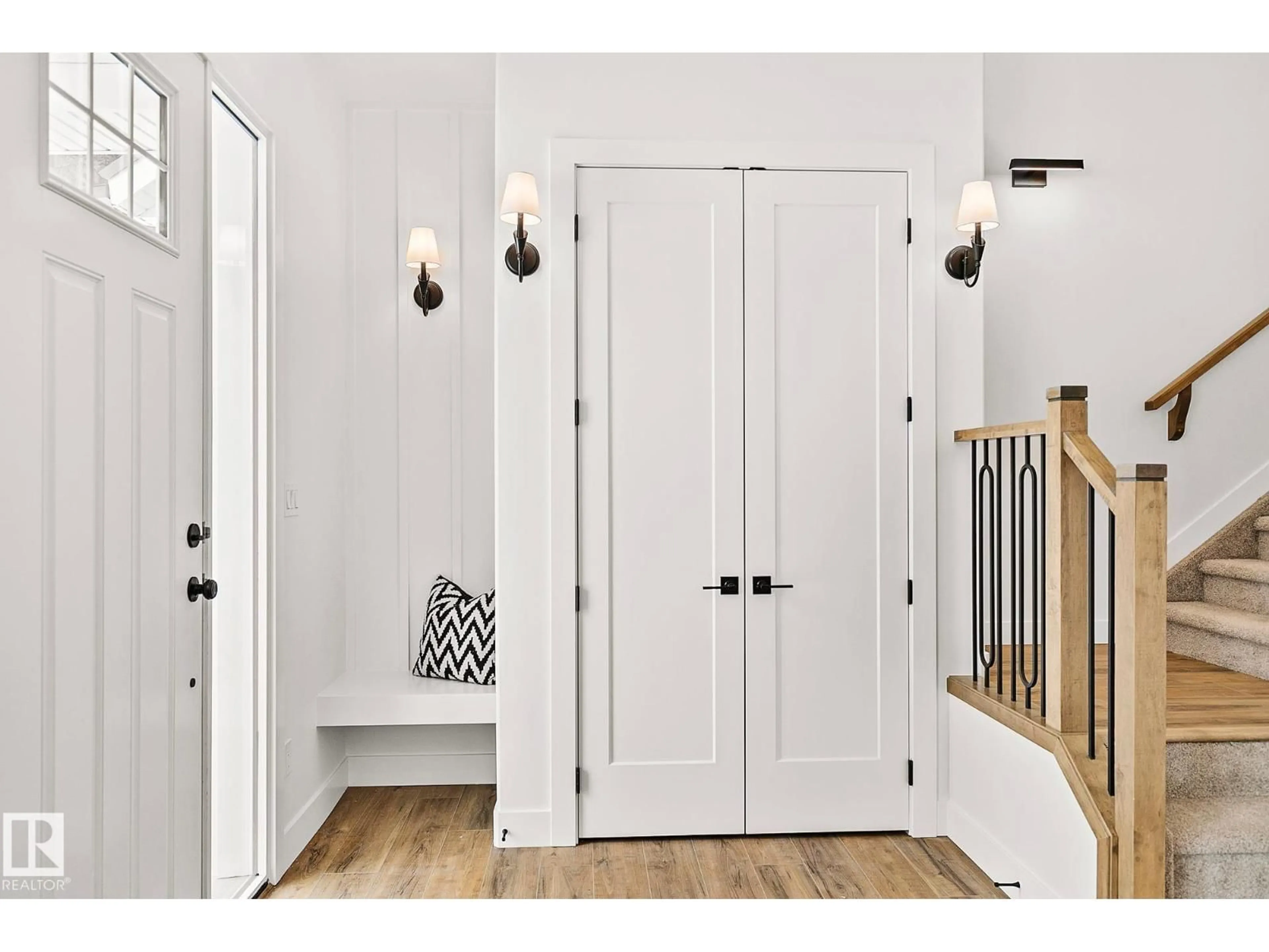 Indoor entryway for NW - 11238 61 ST, Edmonton Alberta T5W4A5