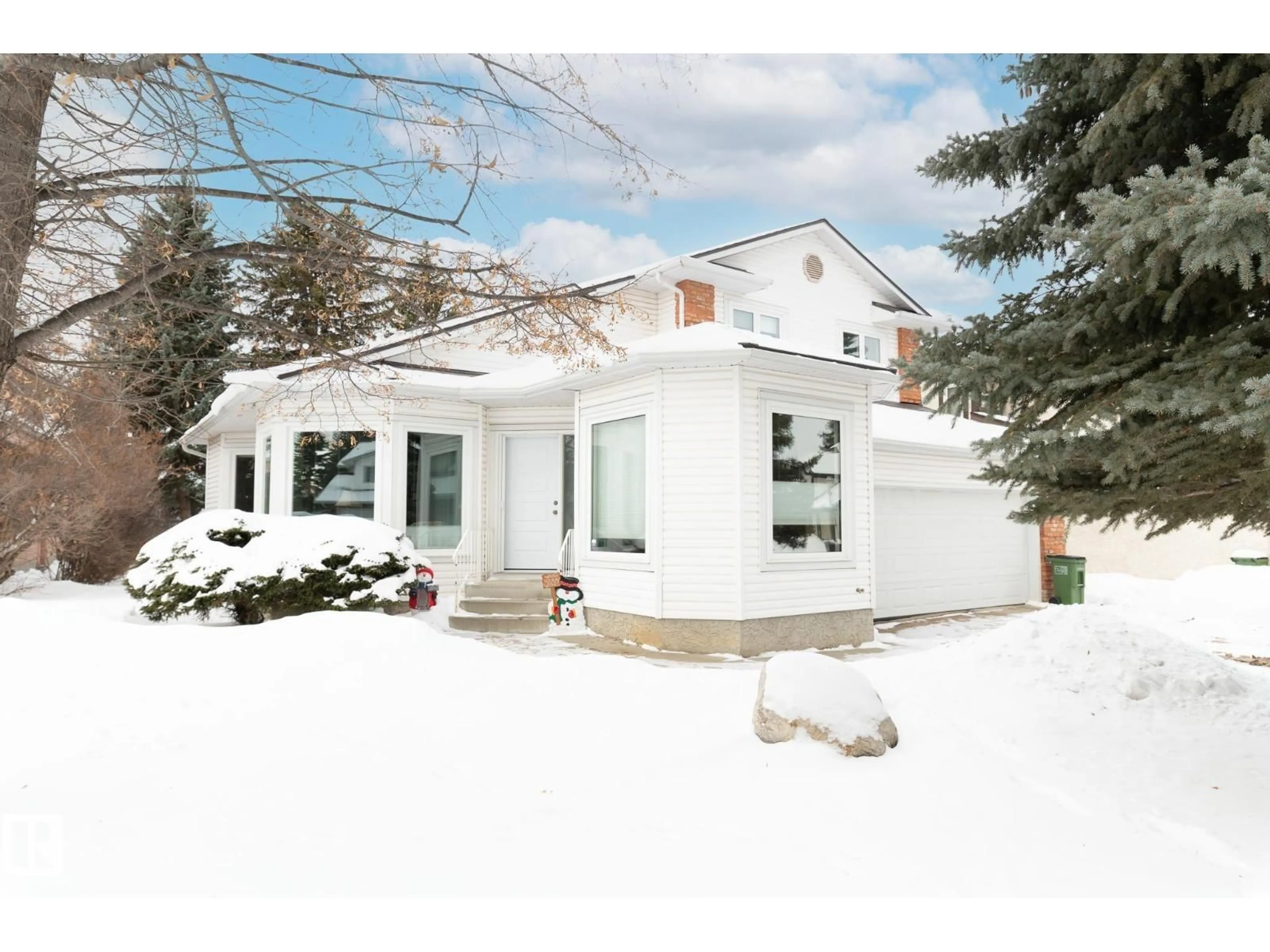 Home with vinyl exterior material, building for 613 WHISTON WD, Edmonton Alberta T6M2C3