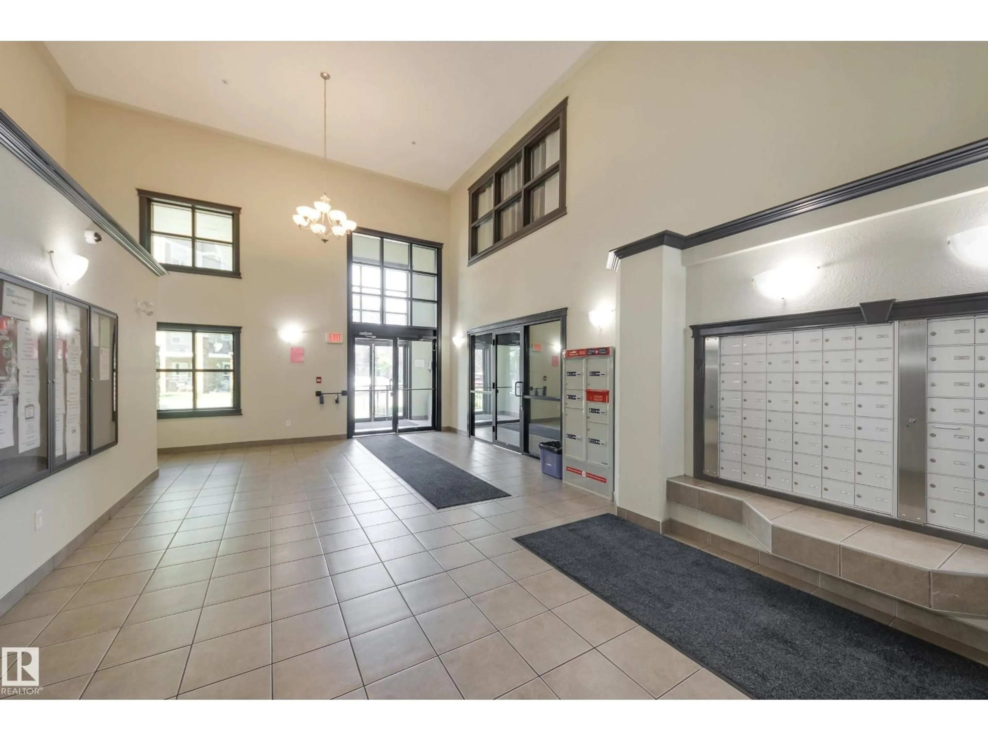 Indoor foyer for 9357 - 2412 SIMPSON DR, Edmonton Alberta T6R0N3