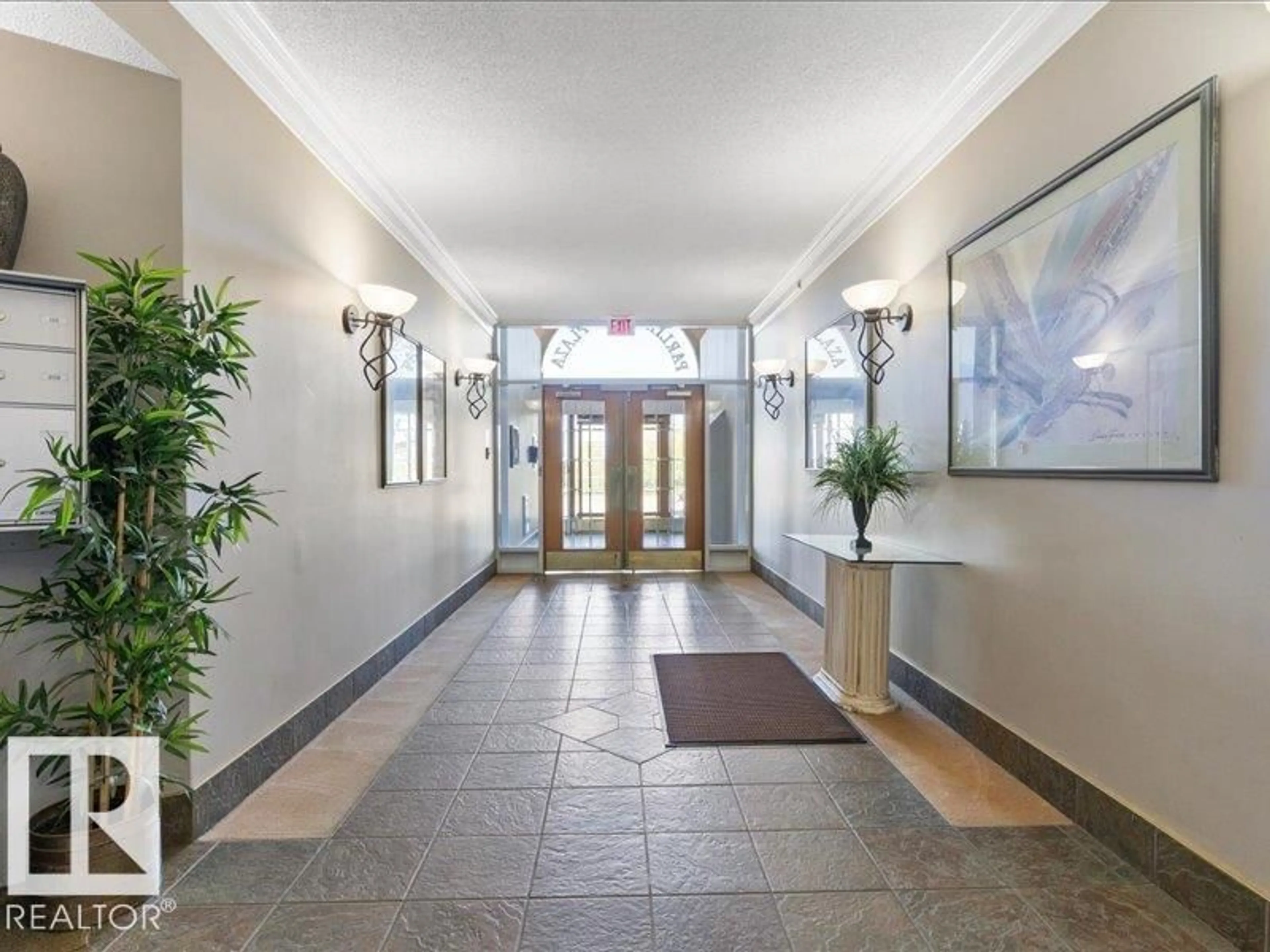 Indoor foyer for #204 - 9640 105 ST, Edmonton Alberta T5K0Z7