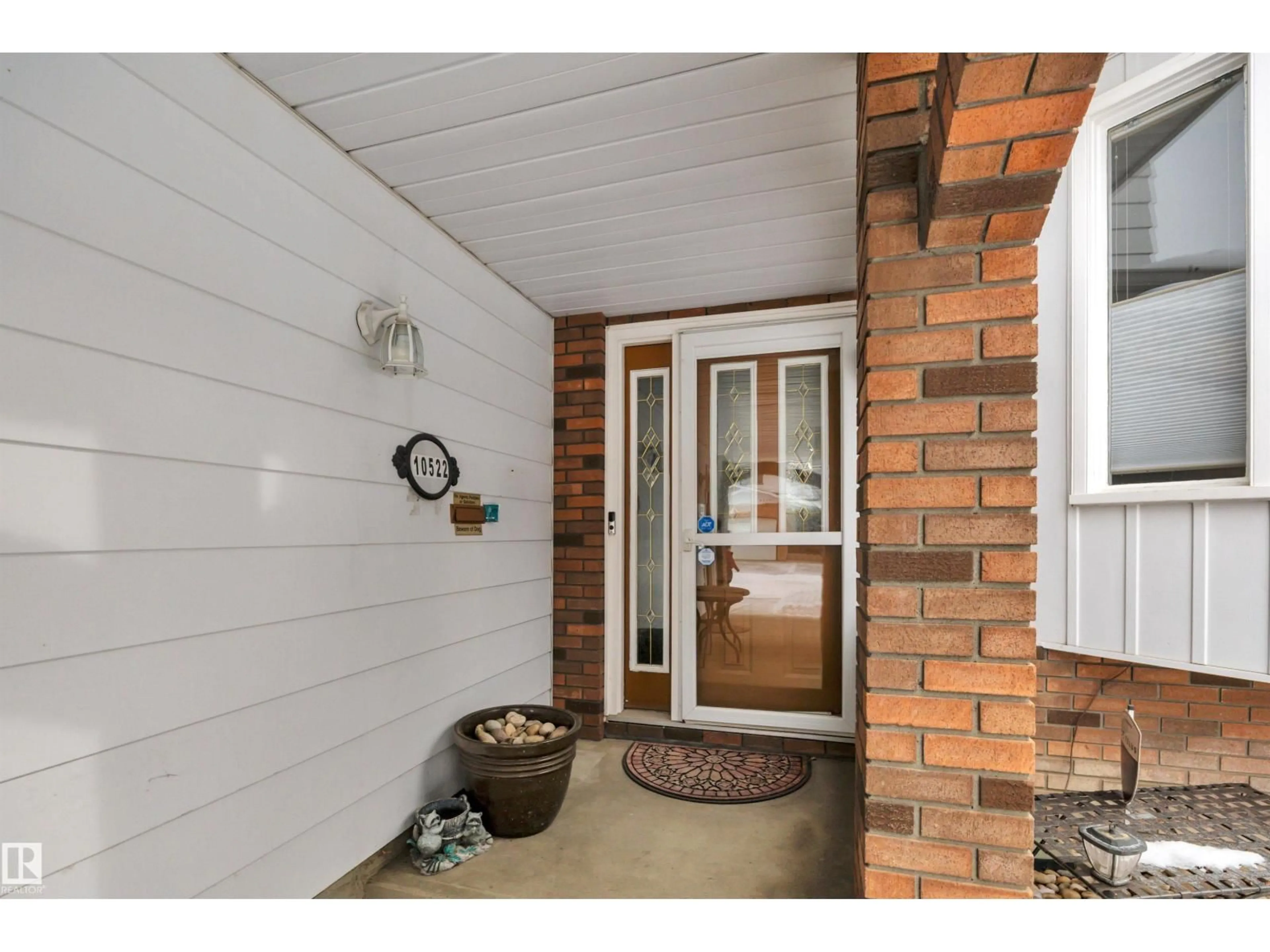 Indoor entryway for NW - 10522 30 AV, Edmonton Alberta T6J2Y2
