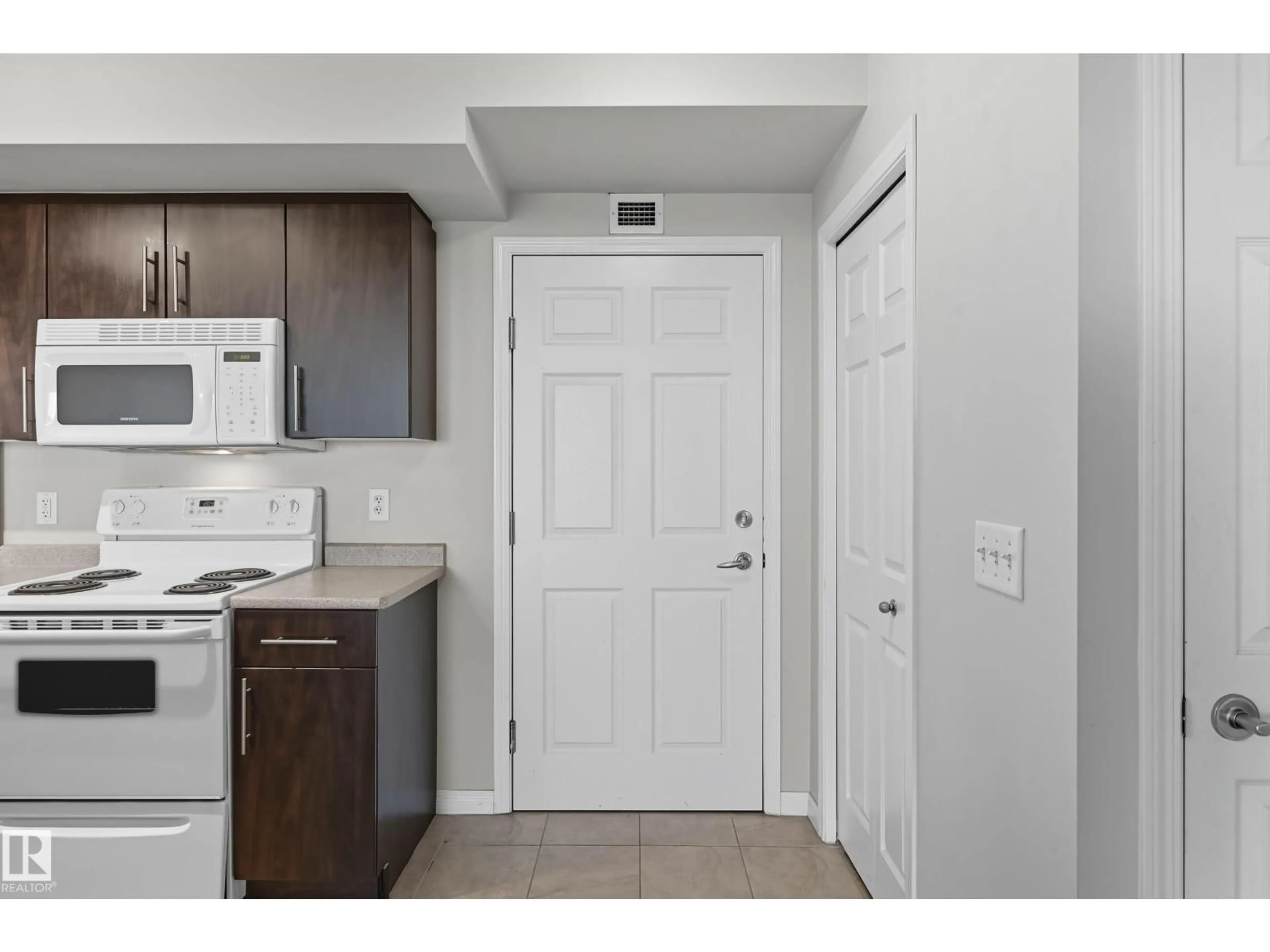 Standard kitchen, unknown for 6925 - 313 199 ST, Edmonton Alberta T5T3X8