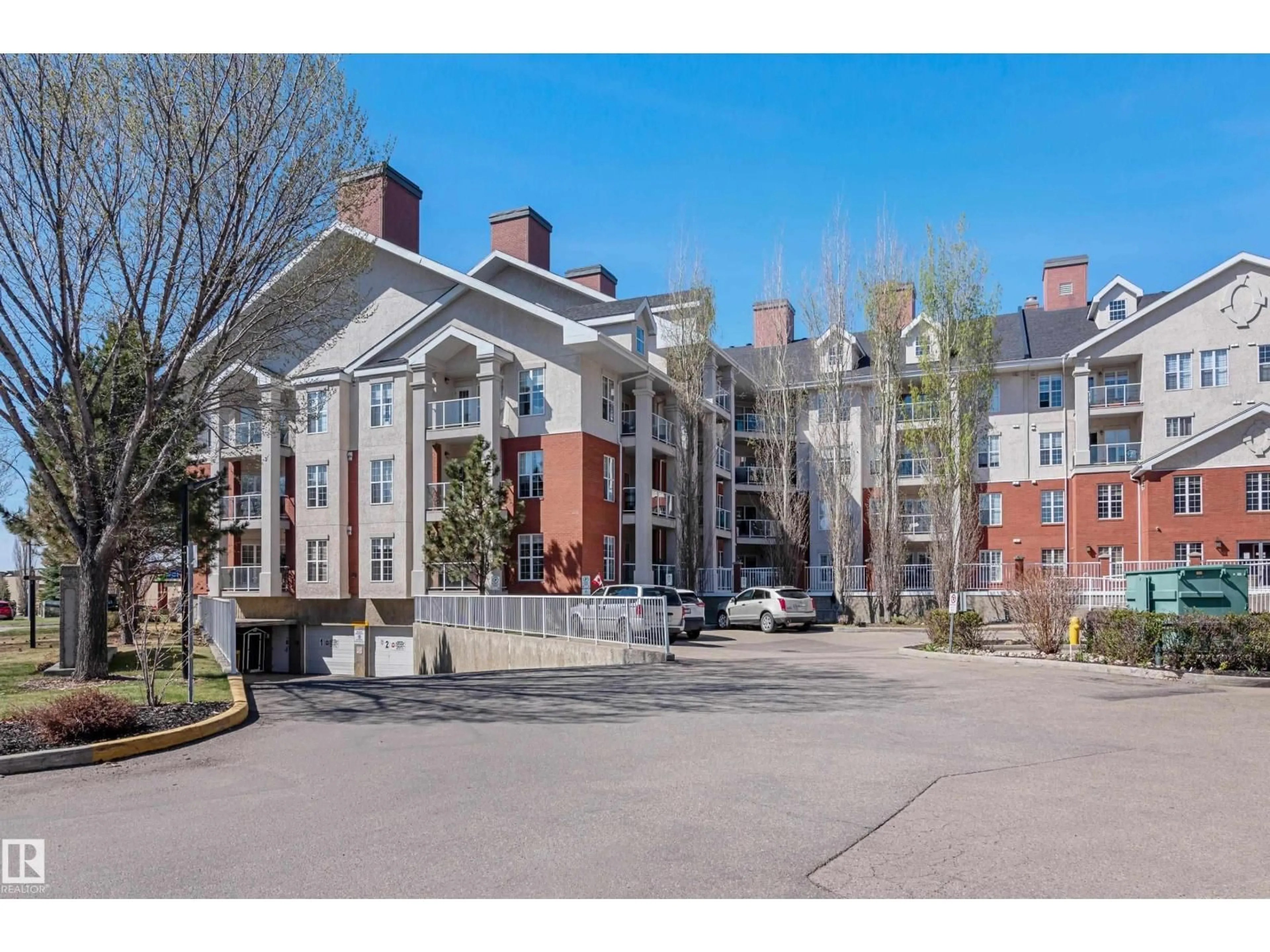 A pic from outside/outdoor area/front of a property/back of a property/a pic from drone, unknown for 45 - 227 INGLEWOOD DR, St. Albert Alberta T8N0B6