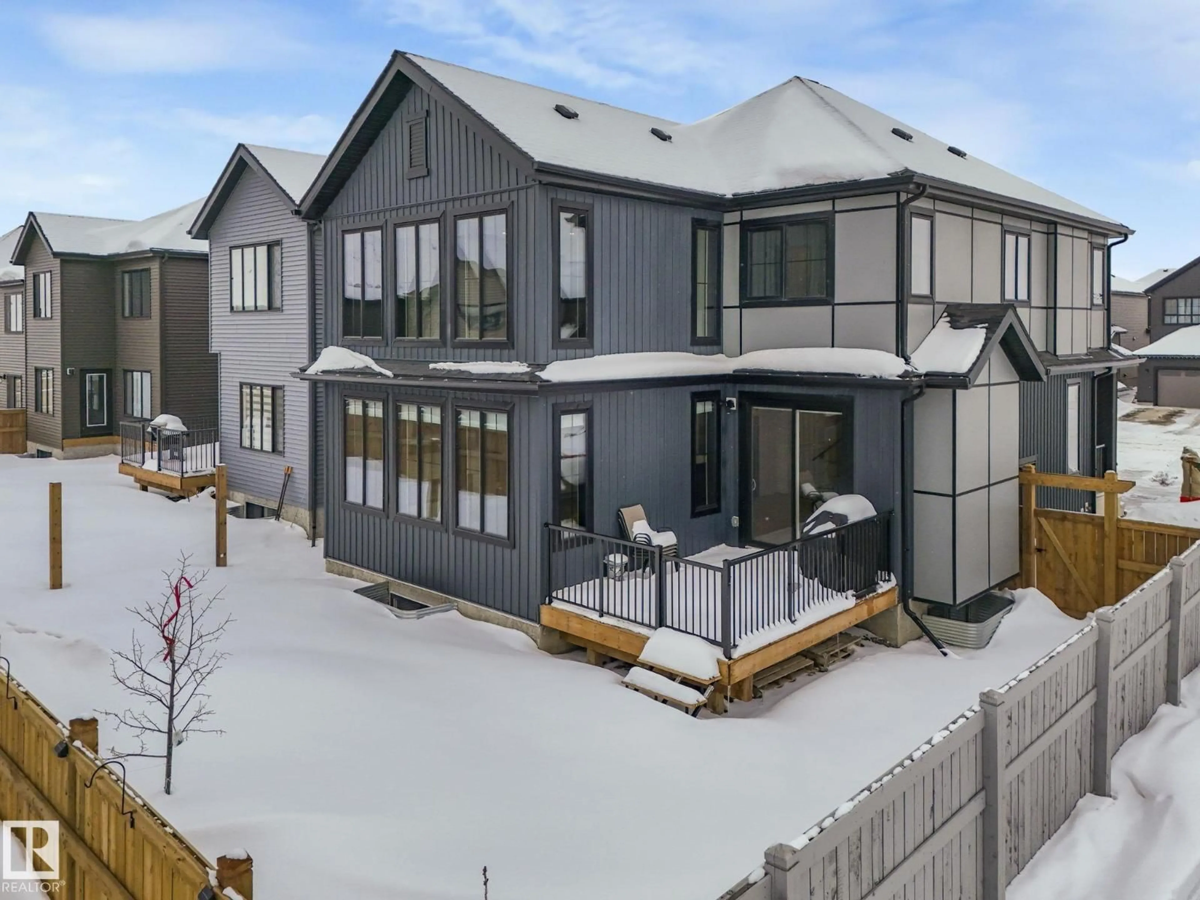 A pic from outside/outdoor area/front of a property/back of a property/a pic from drone, unknown for 41 CANNES CV, St. Albert Alberta T8T2C6